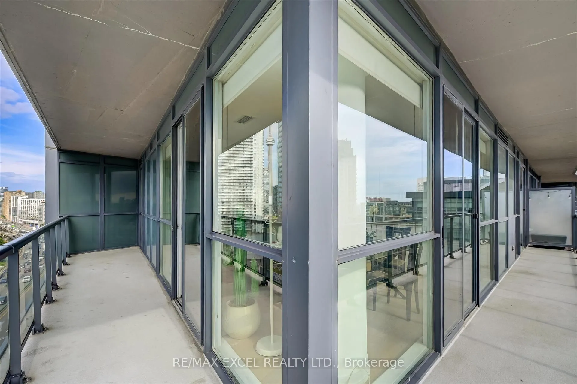 20 Bruyeres Mews, #1703