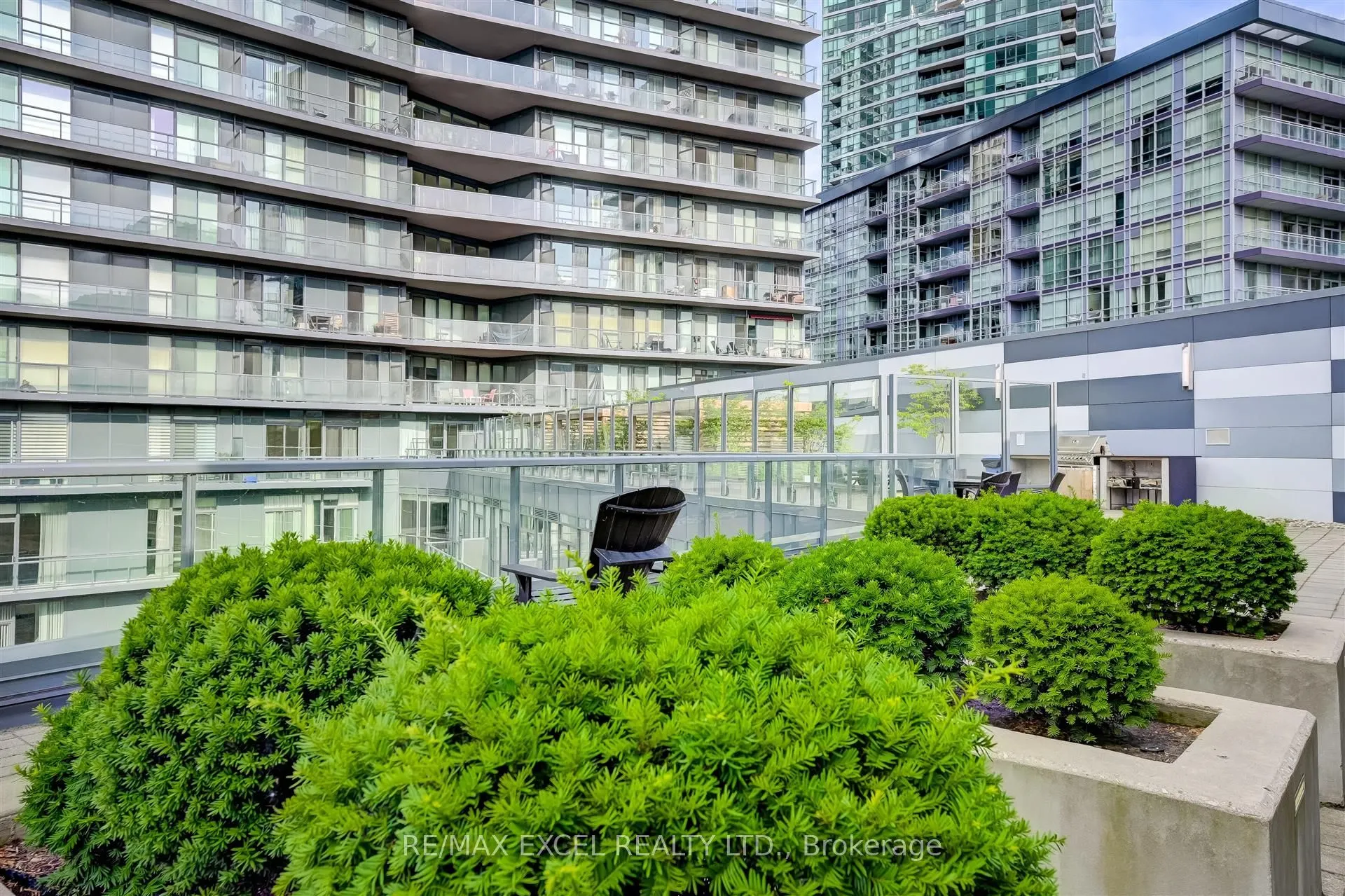 20 Bruyeres Mews, #1703