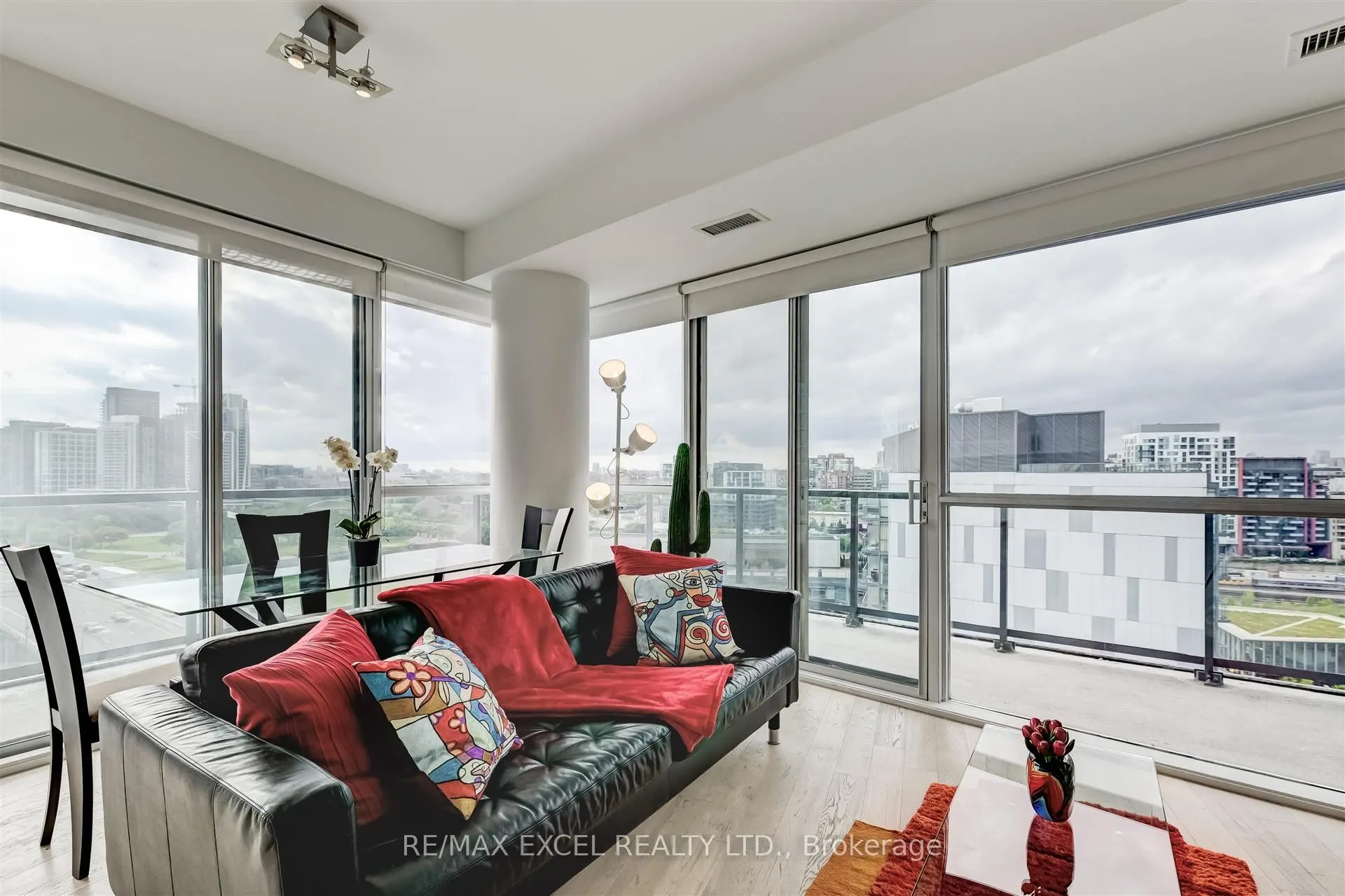 20 Bruyeres Mews, #1703
