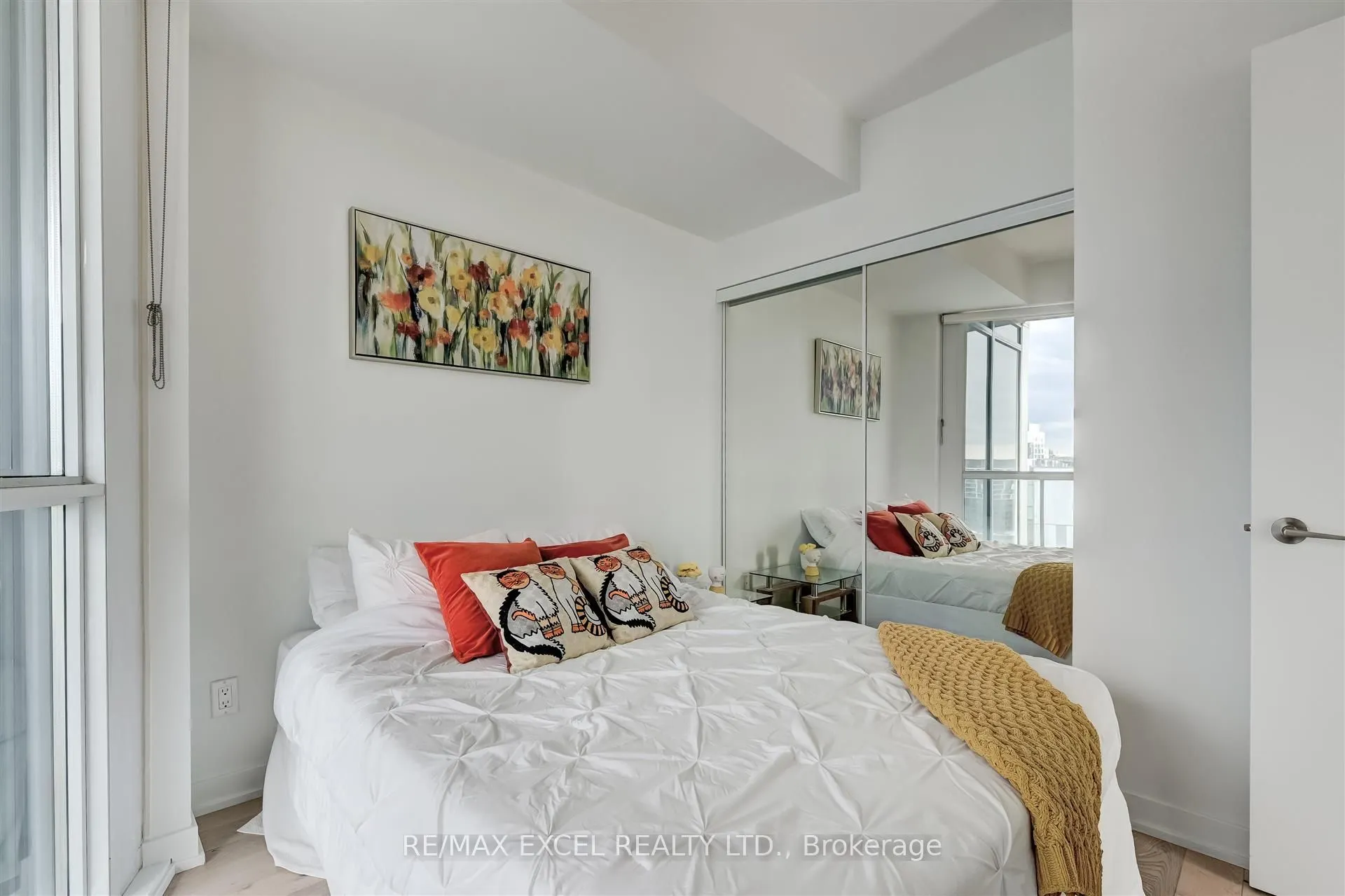 20 Bruyeres Mews, #1703