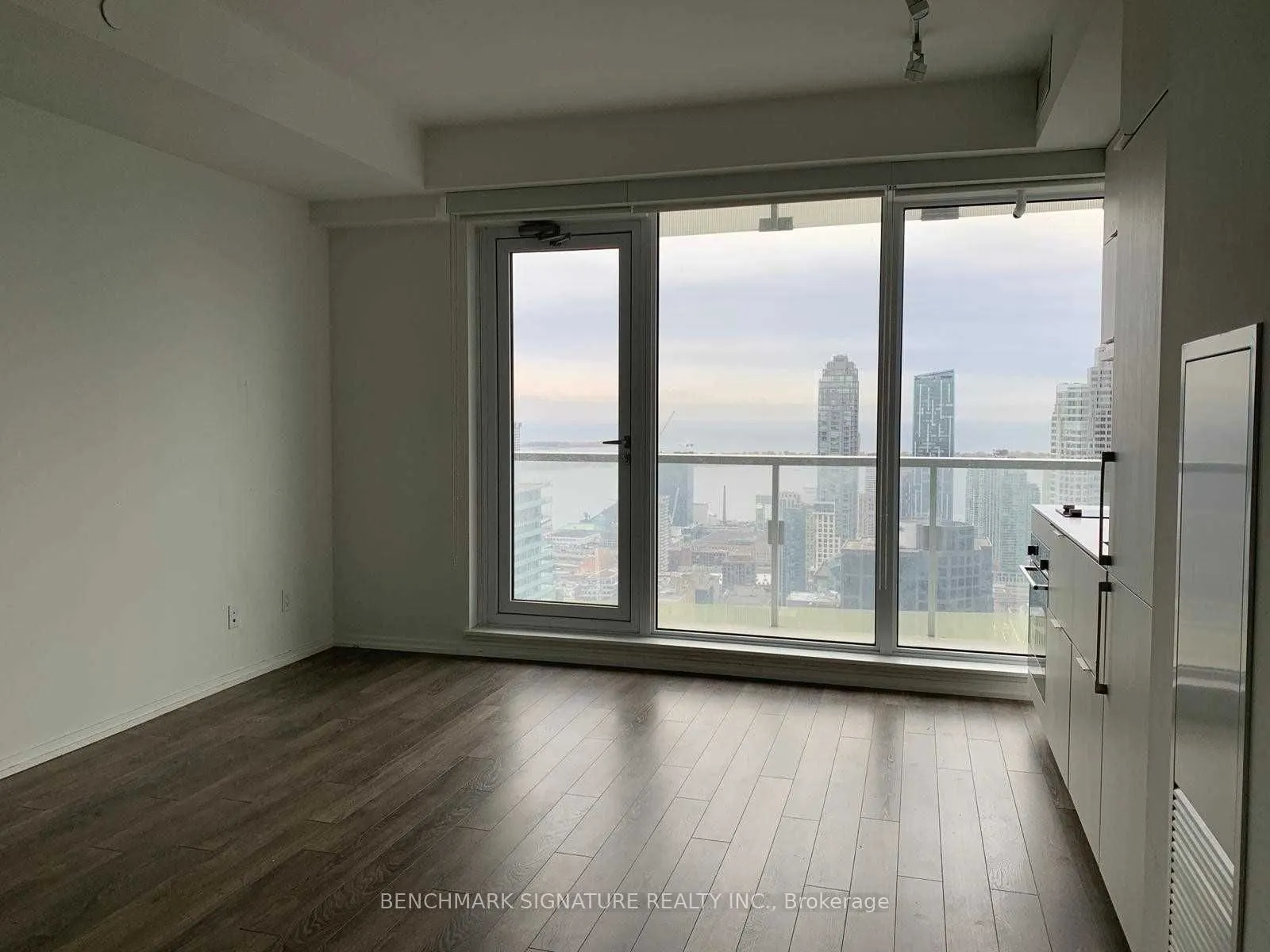 197 Yonge Street, #4808