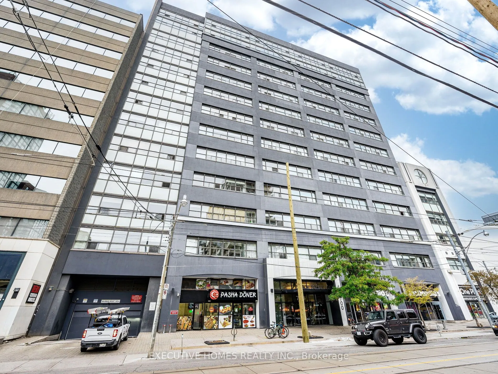 700 King Street W, #1004