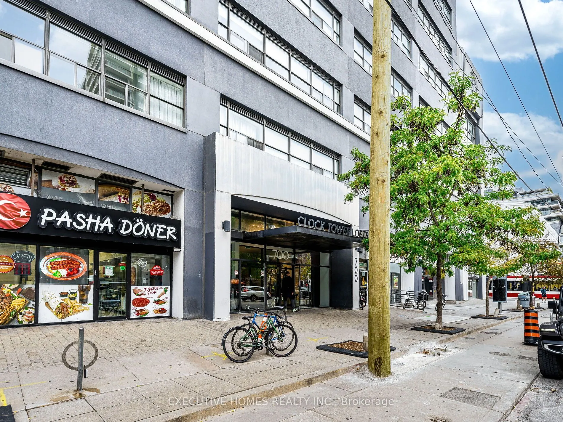700 King Street W, #1004
