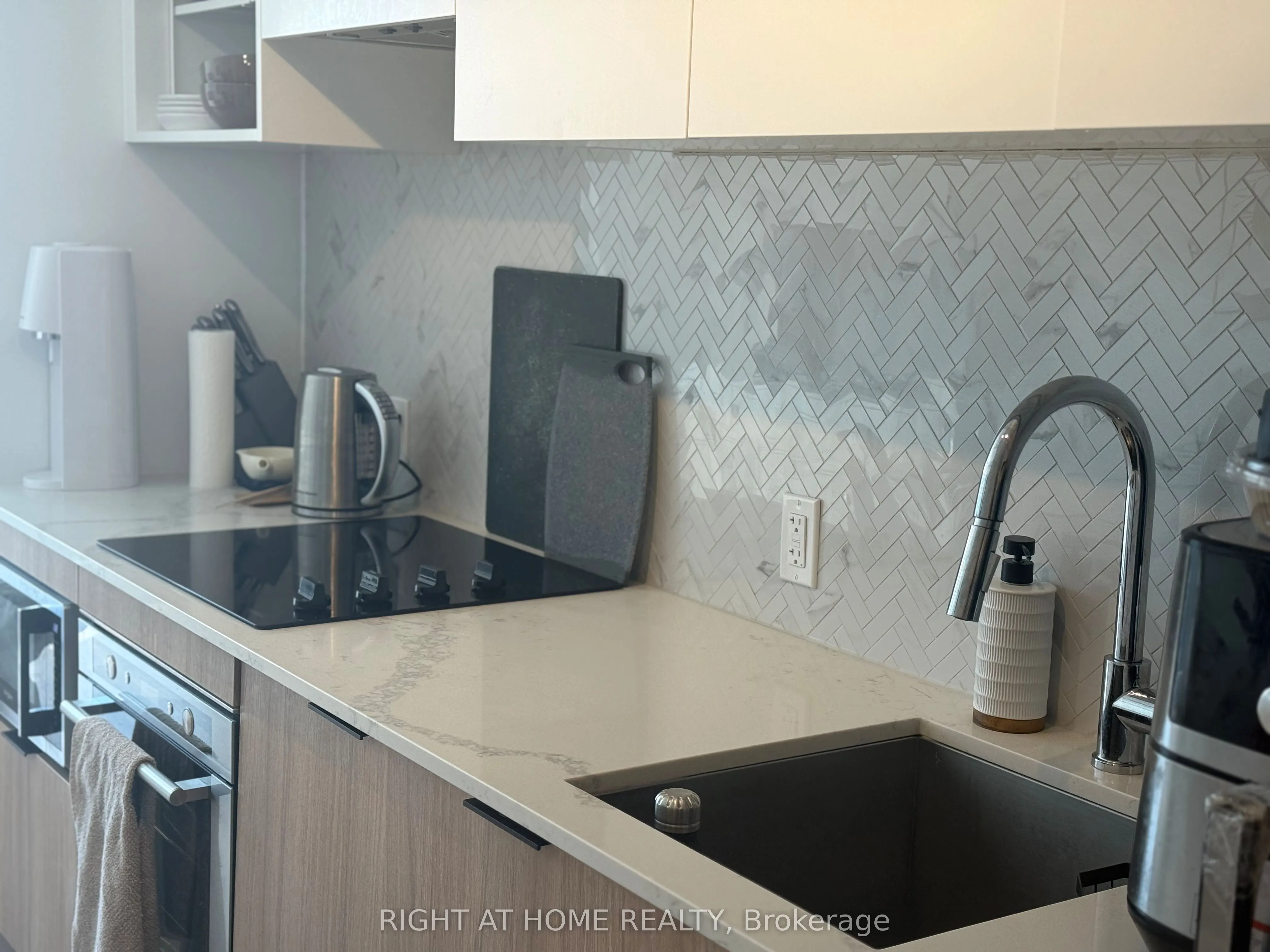 82 Dalhousie Street, #4011