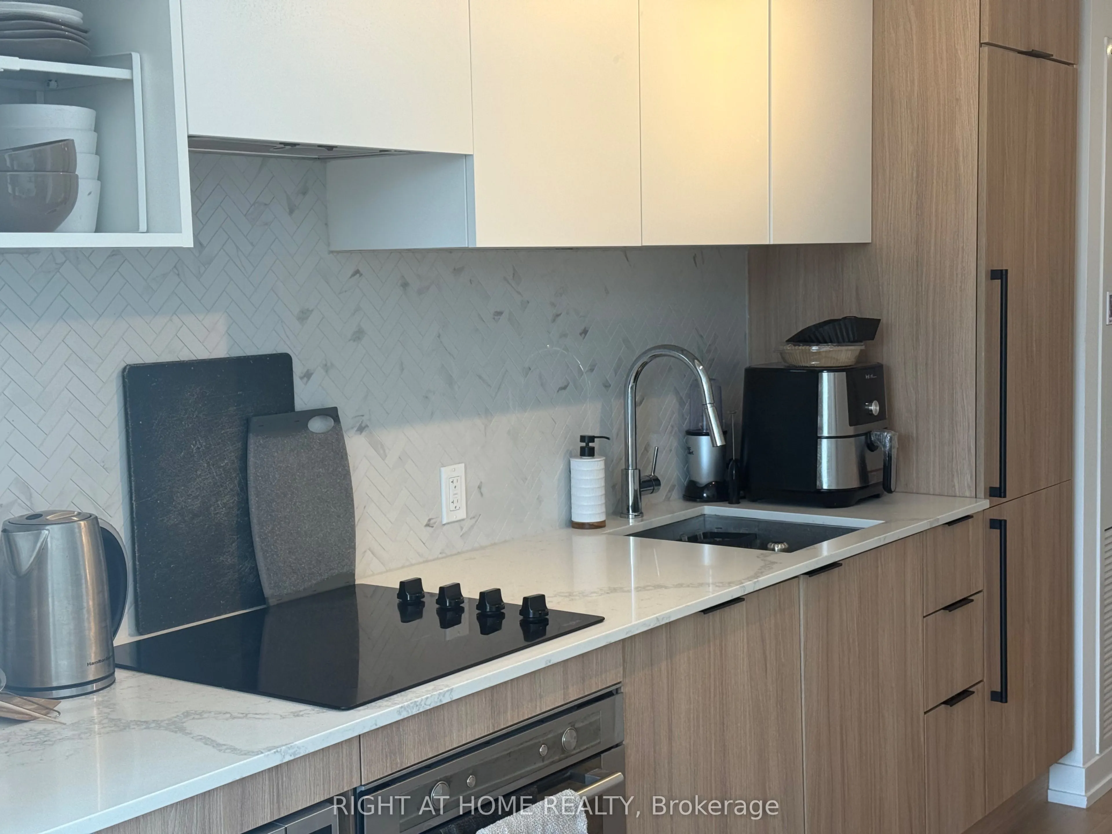 82 Dalhousie Street, #4011