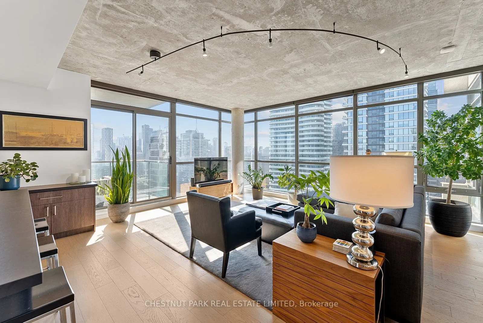 281 Mutual Street, #2502