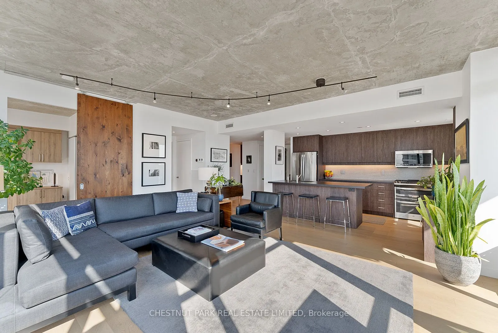 281 Mutual Street, #2502
