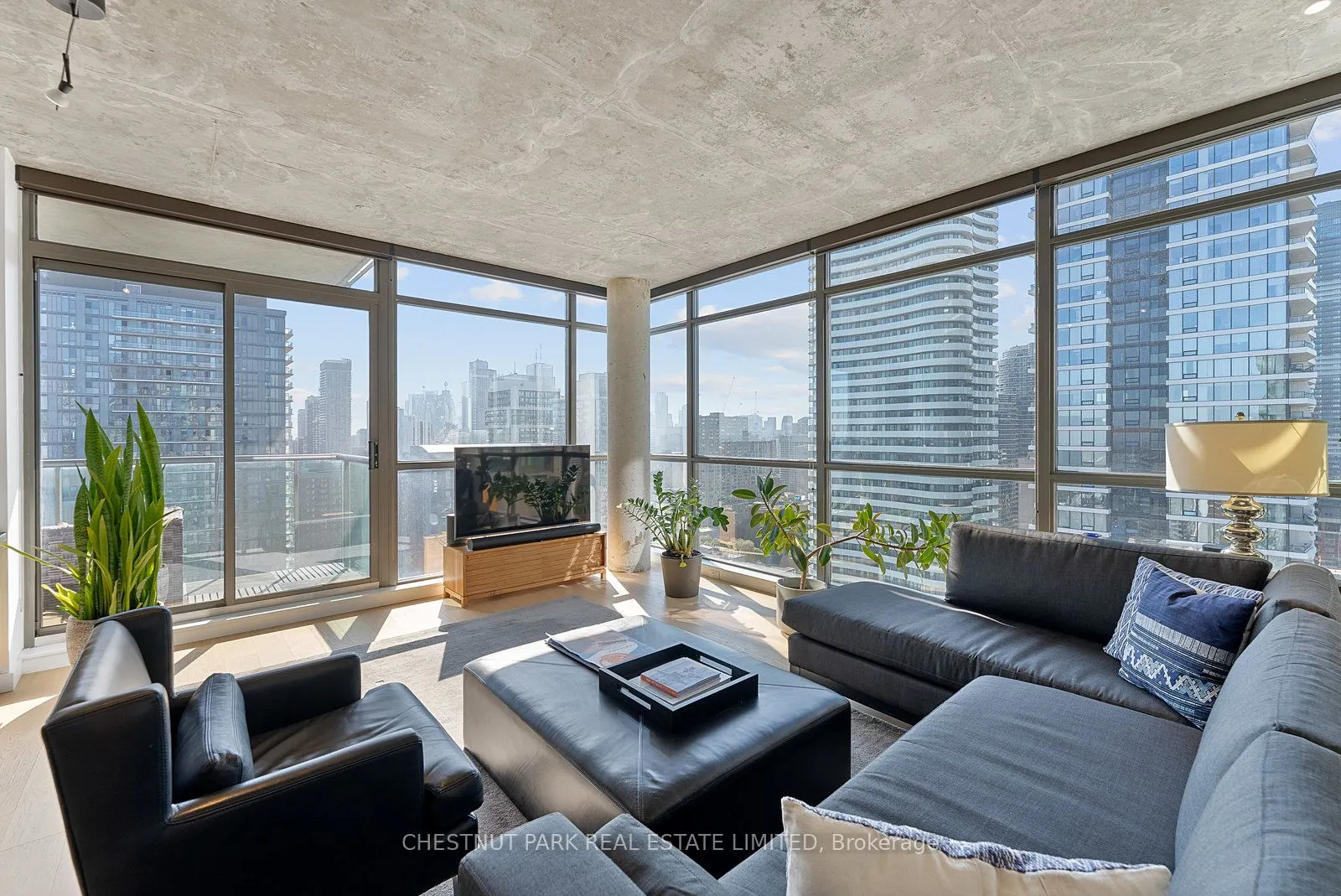 281 Mutual Street, #2502