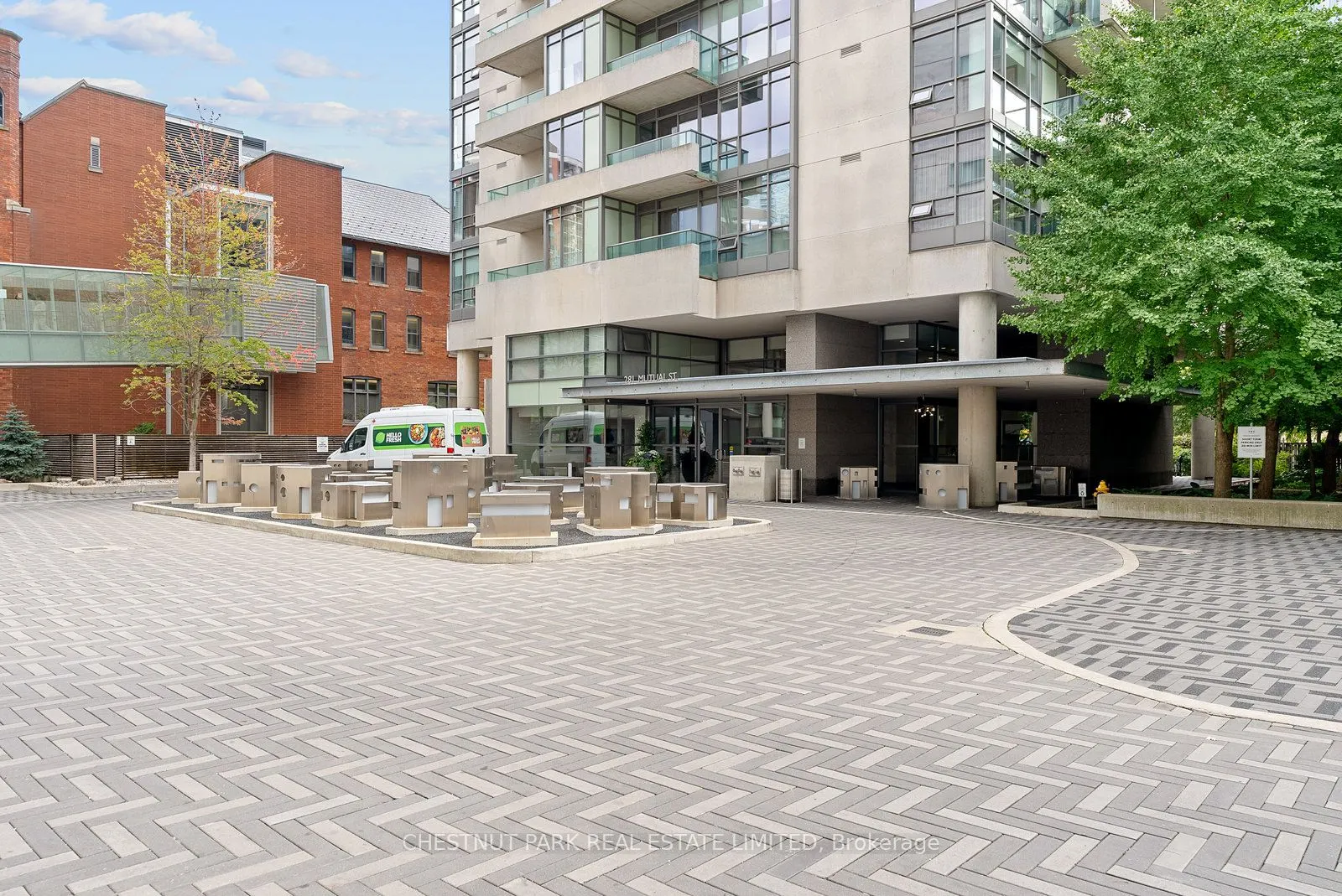 281 Mutual Street, #2502