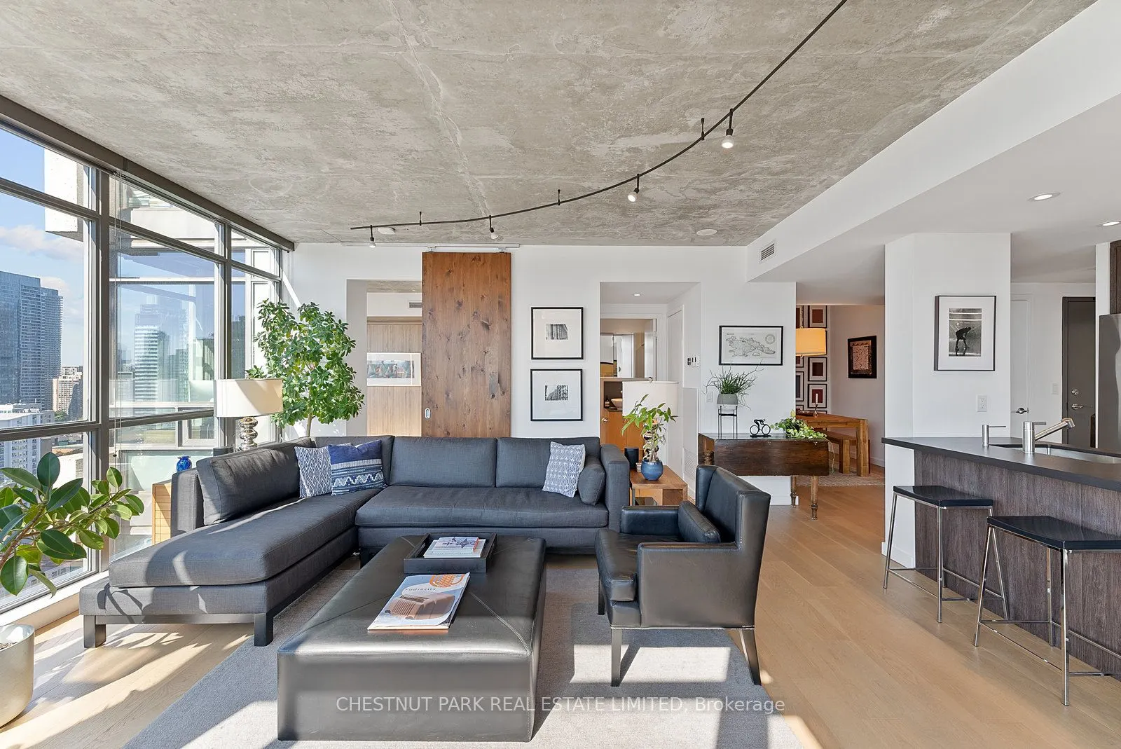 281 Mutual Street, #2502