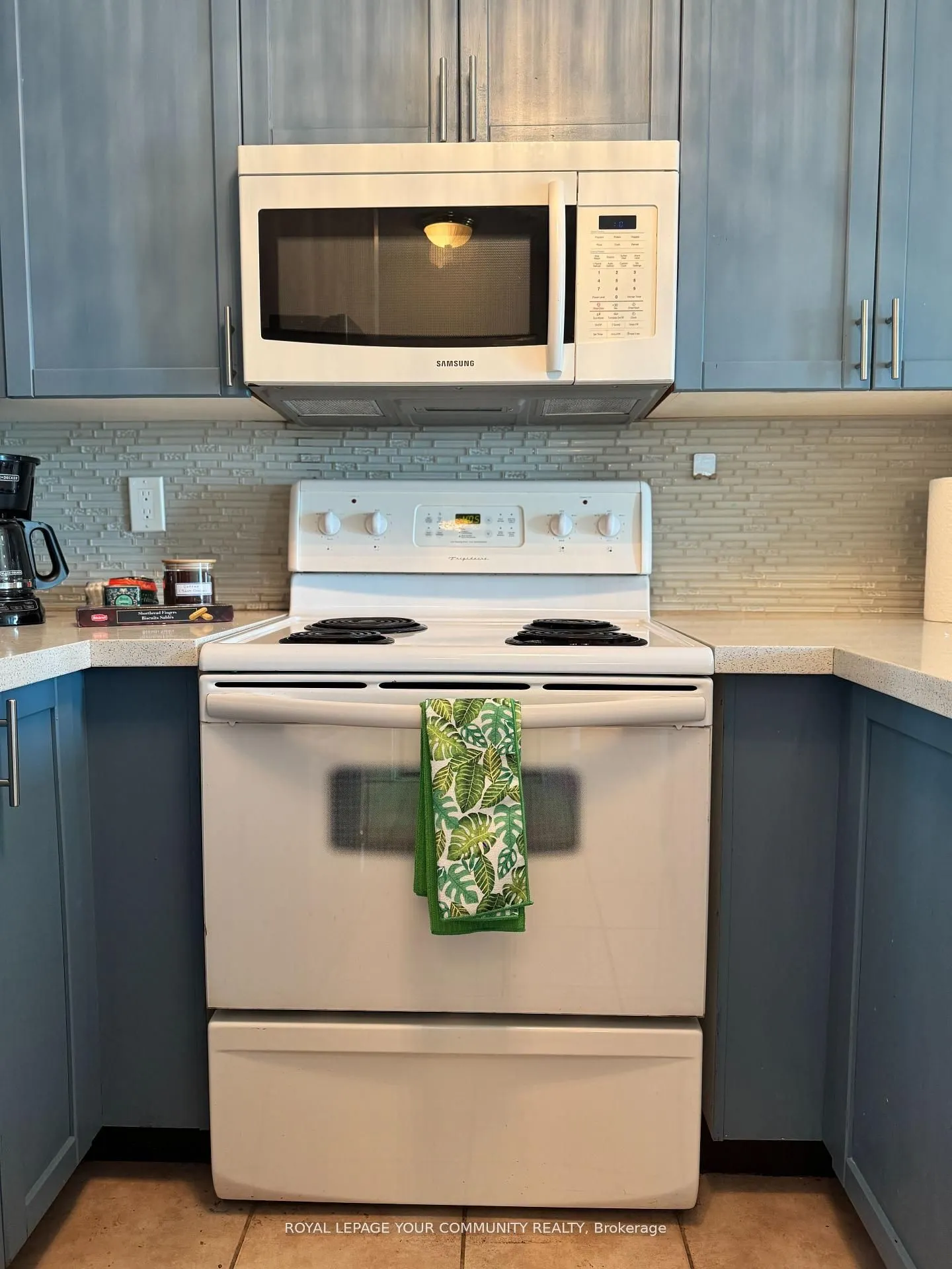 28 Harrison Garden Boulevard, #706