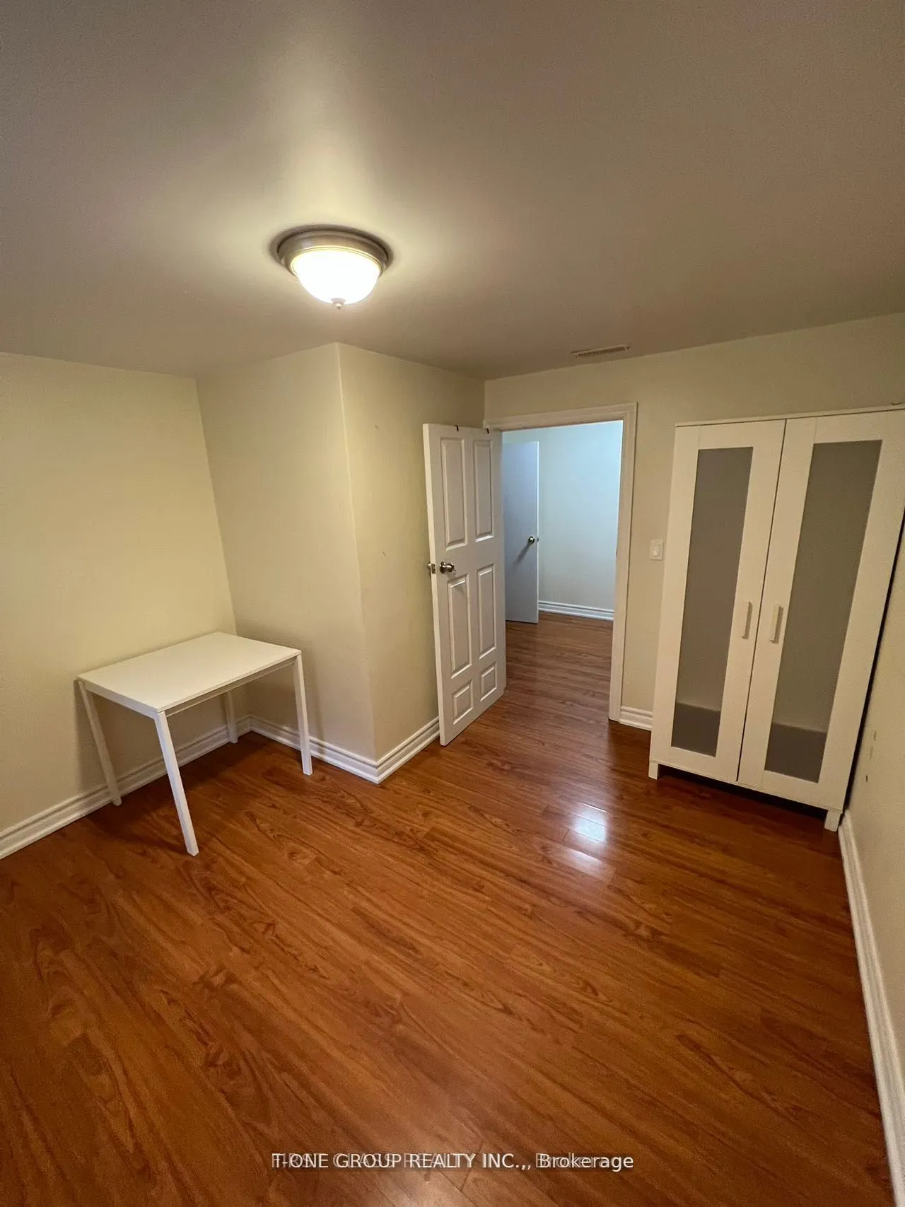 225 Kingslake Road, #main