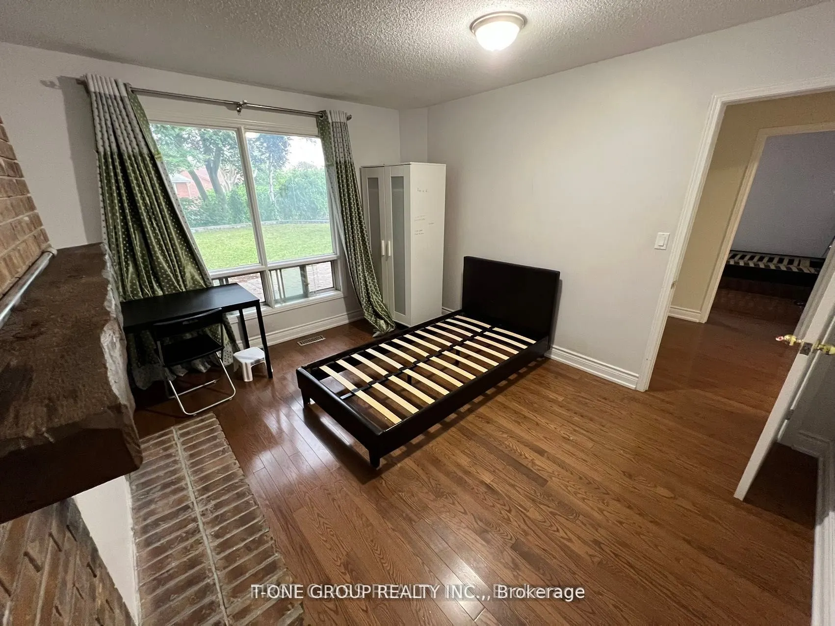 225 Kingslake Road, #main