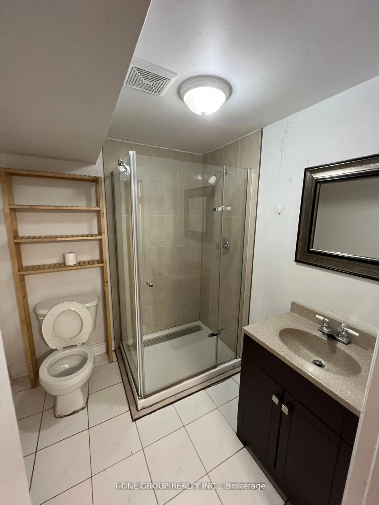 225 Kingslake Road, #main