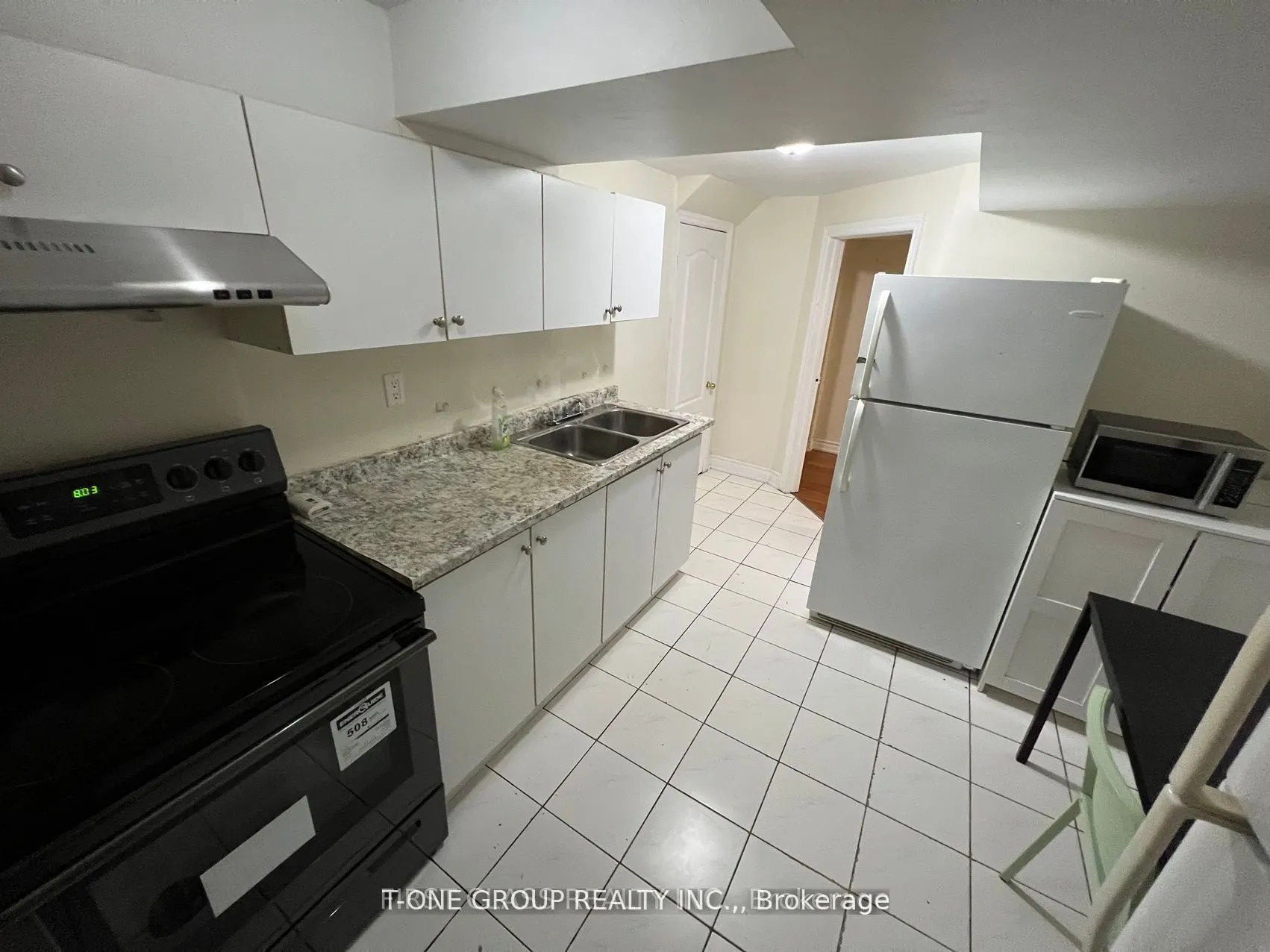 225 Kingslake Road, #main