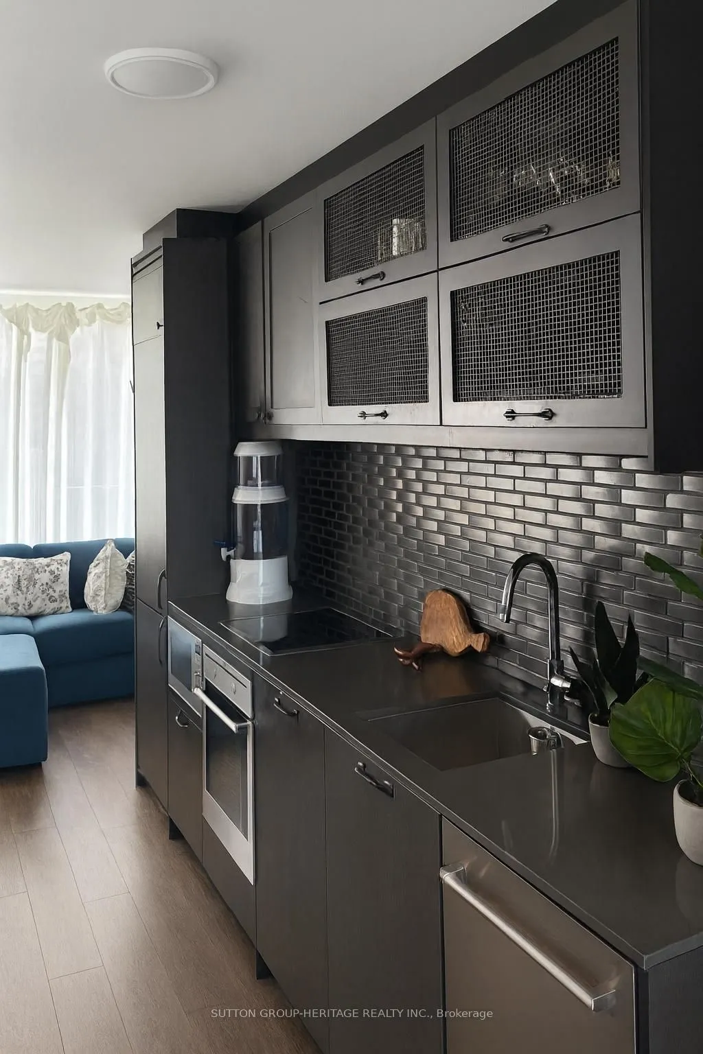 783 Bathurst Street, #814