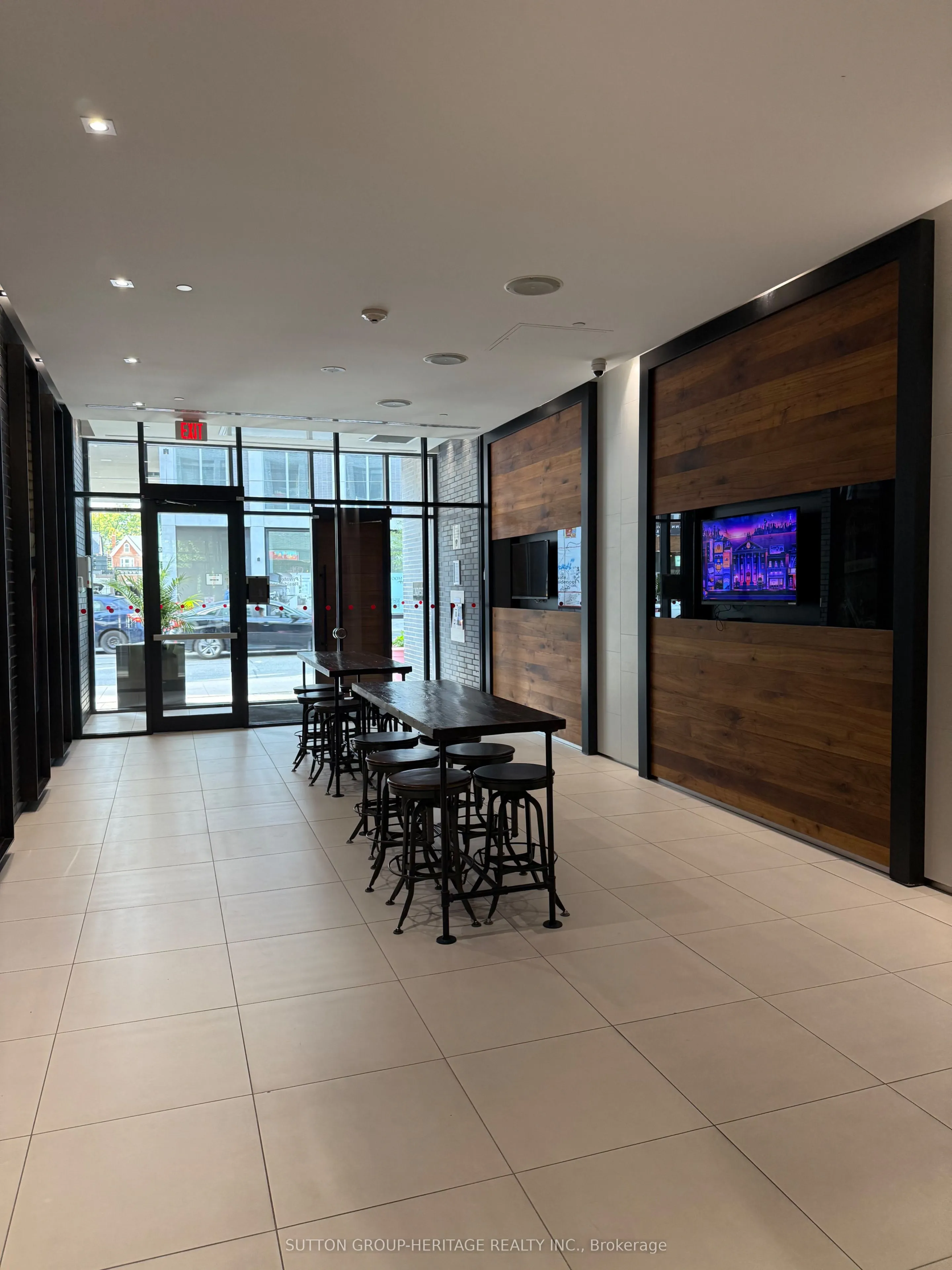 783 Bathurst Street, #814