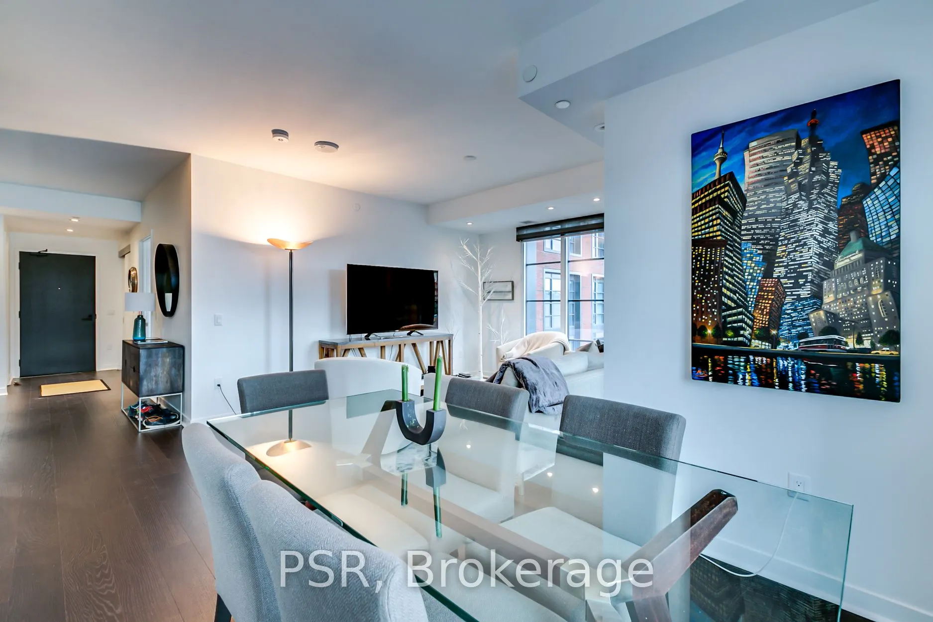 501 Adelaide Street W, #902
