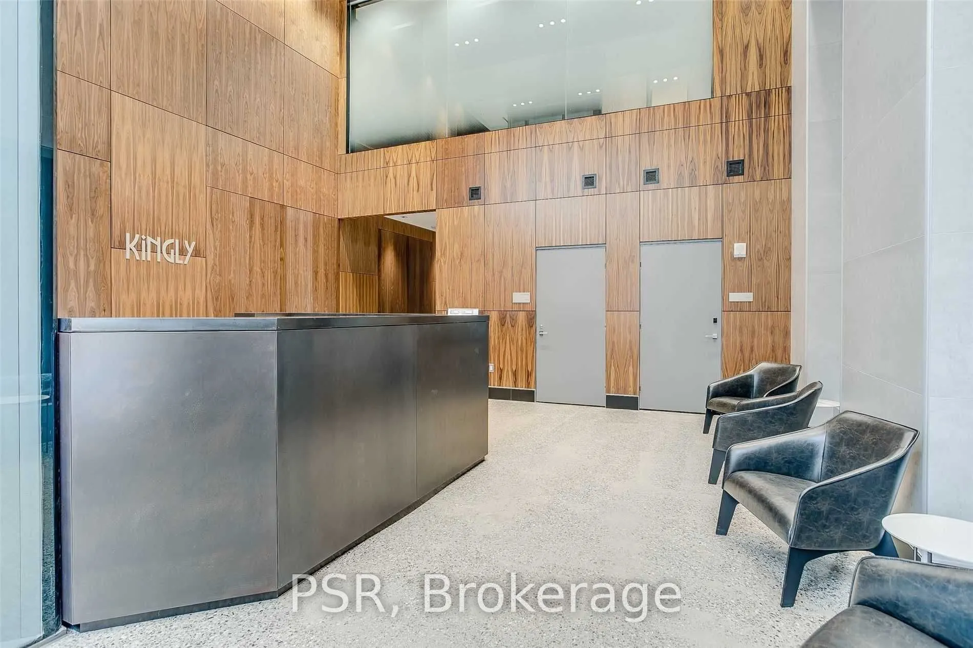 501 Adelaide Street W, #902