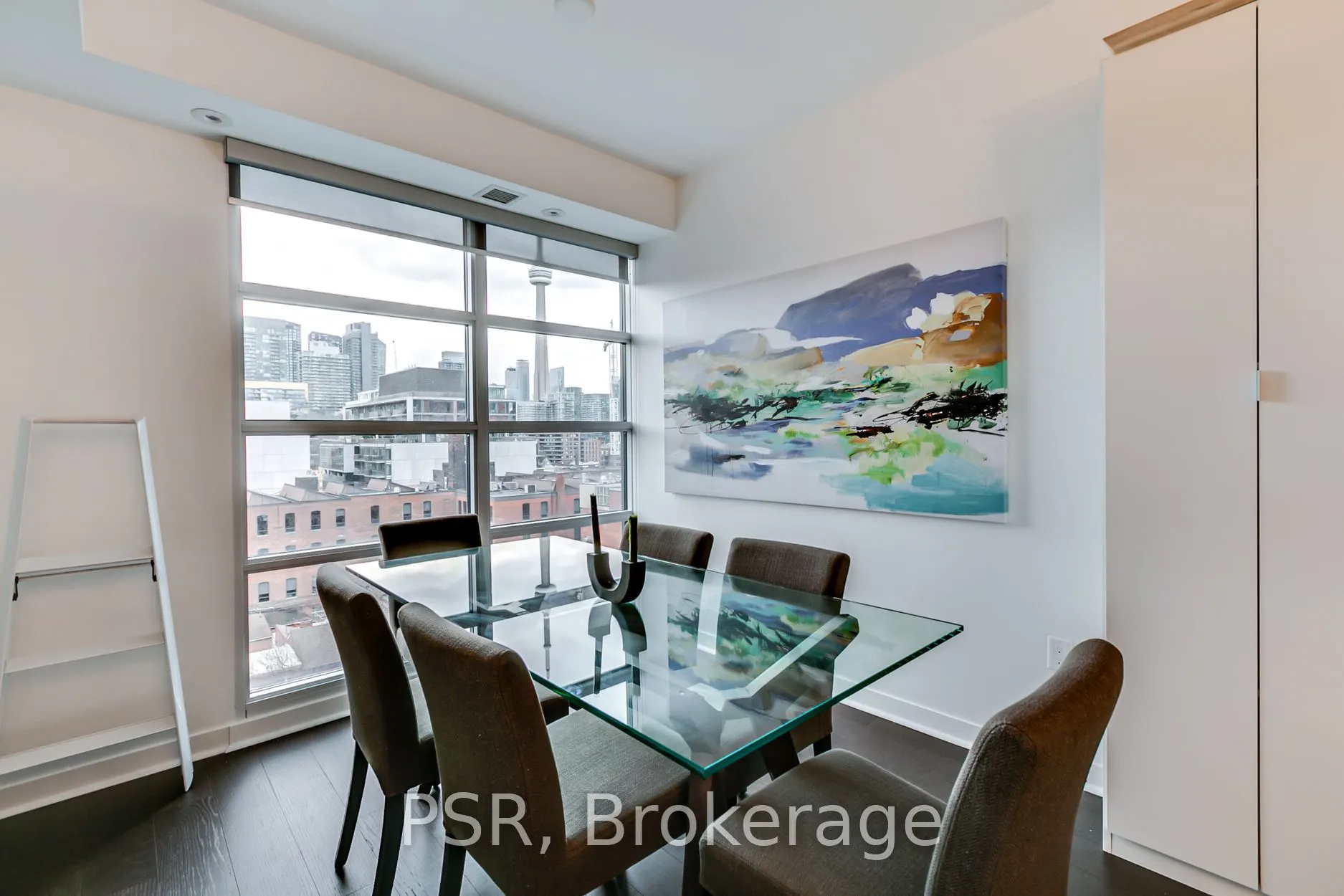 501 Adelaide Street W, #902