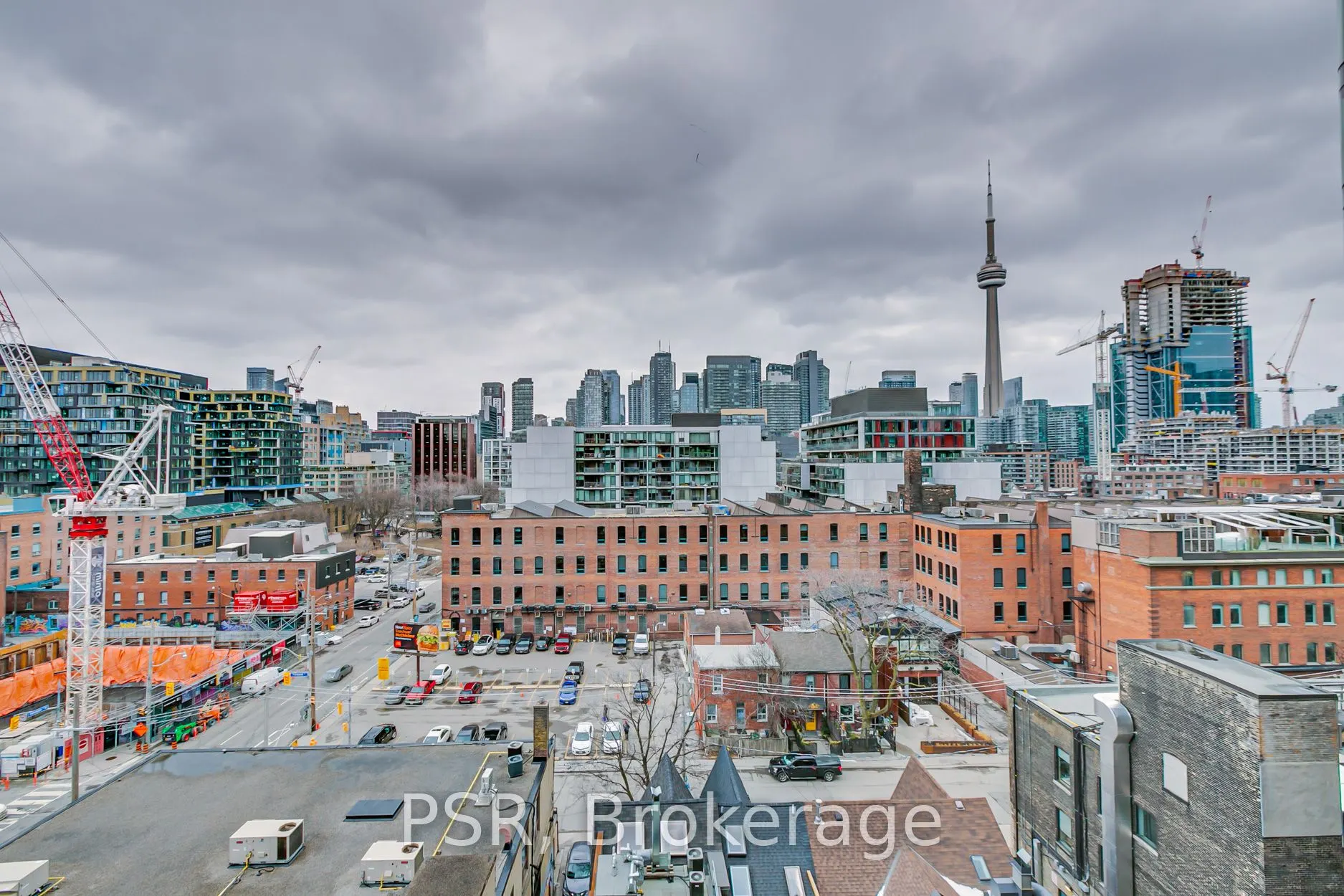 501 Adelaide Street W, #902