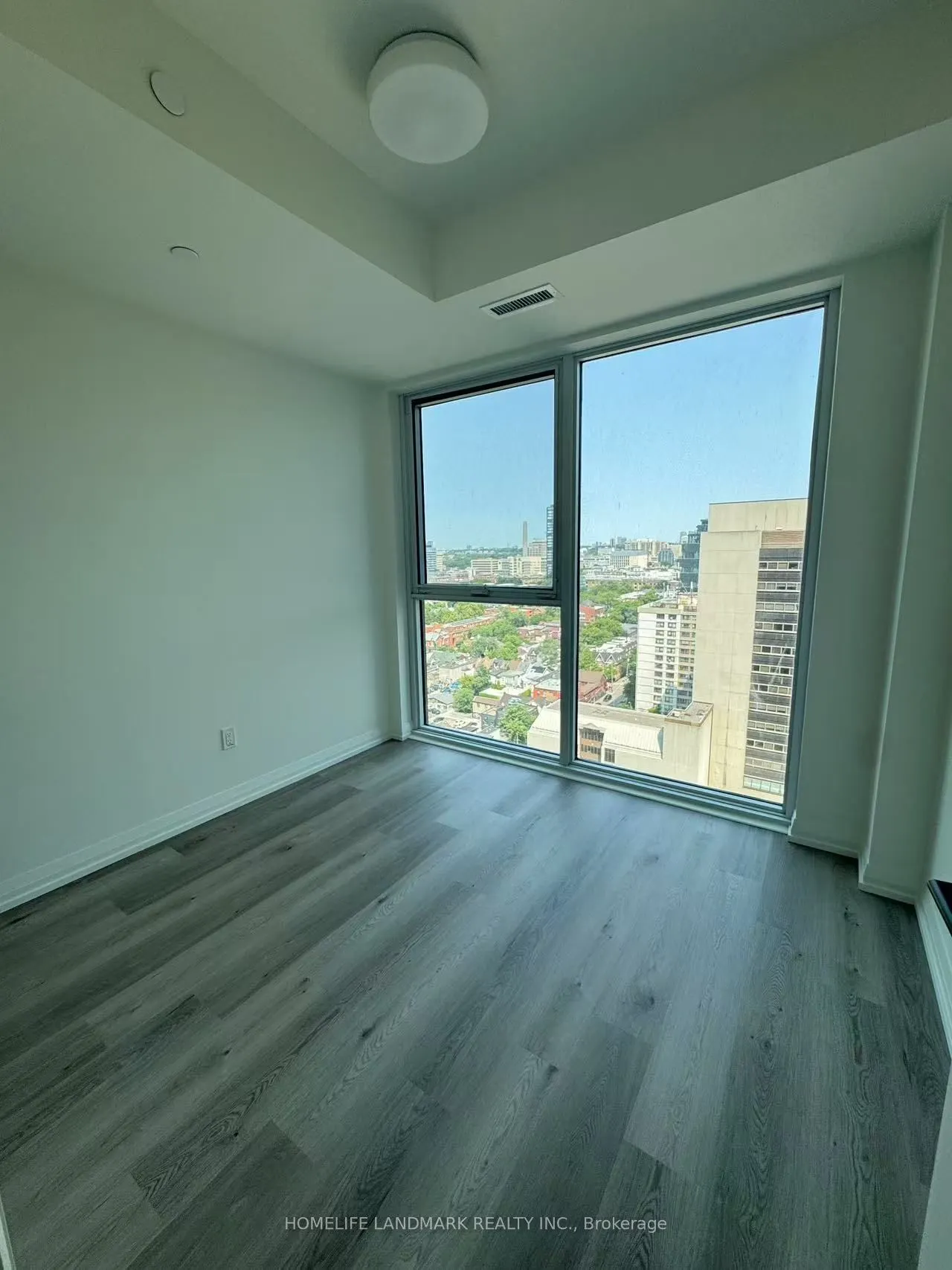 280 Dundas Street W, #1913