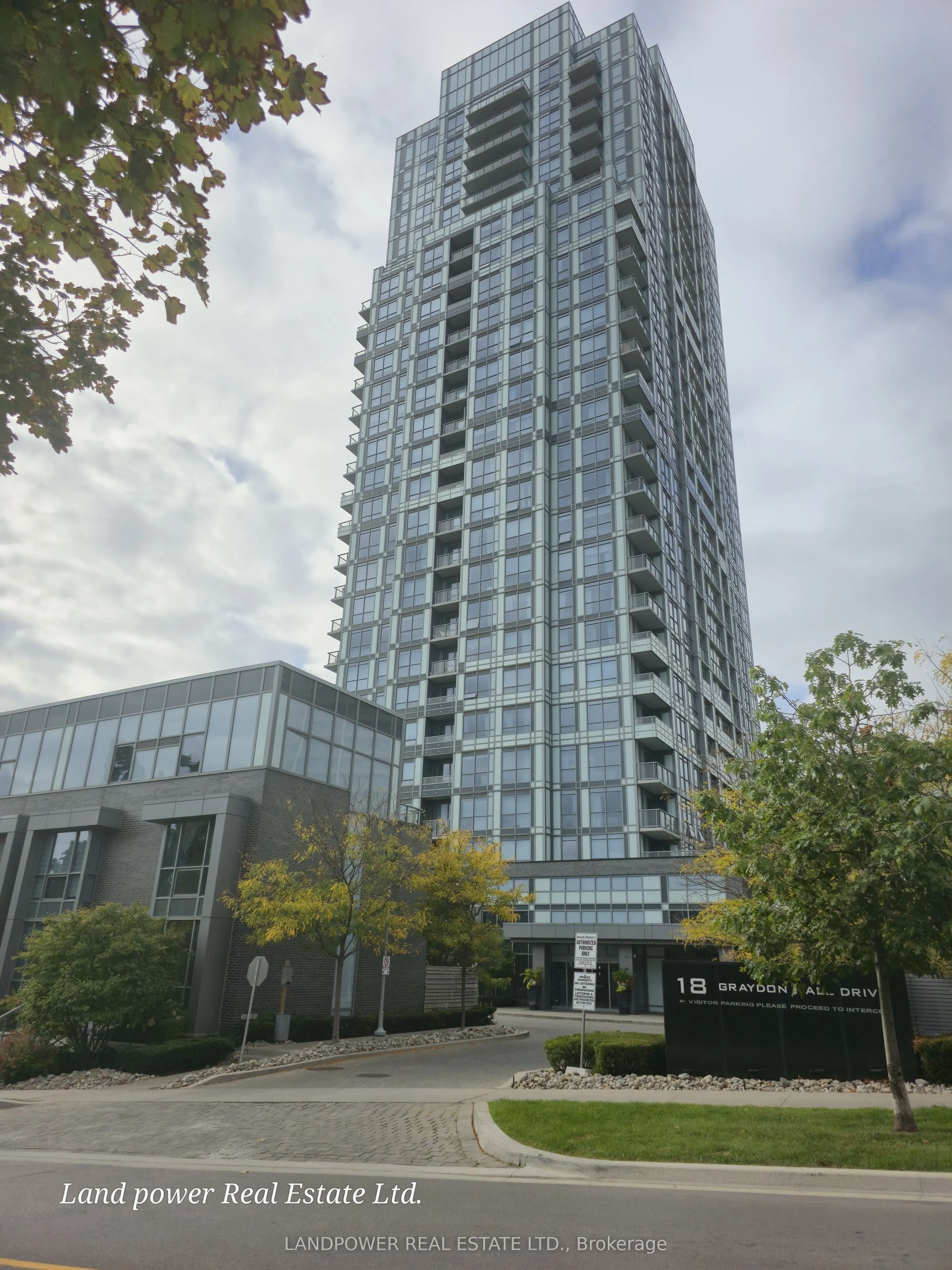 18 Graydon Hall Drive, #407