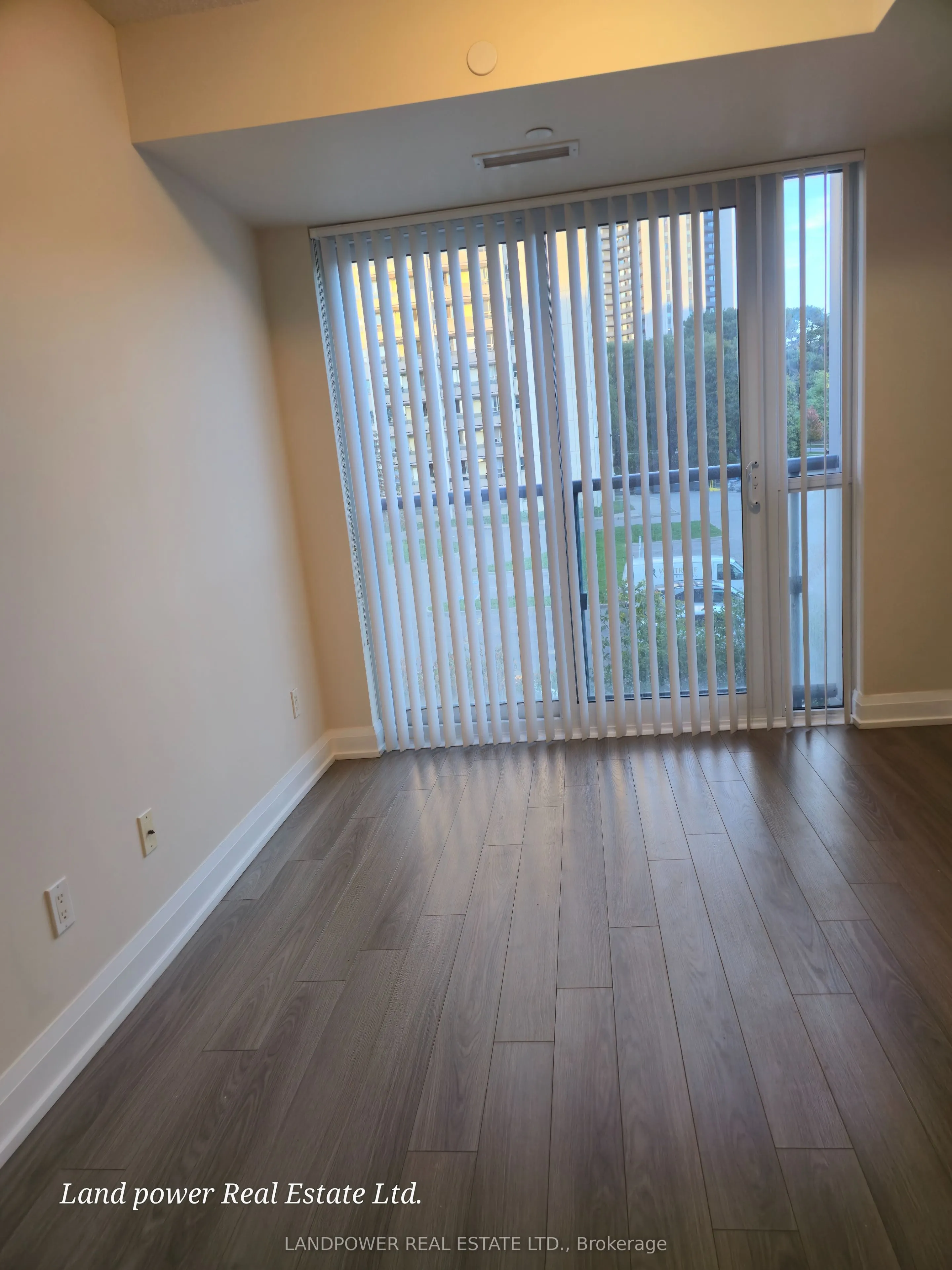 18 Graydon Hall Drive, #407