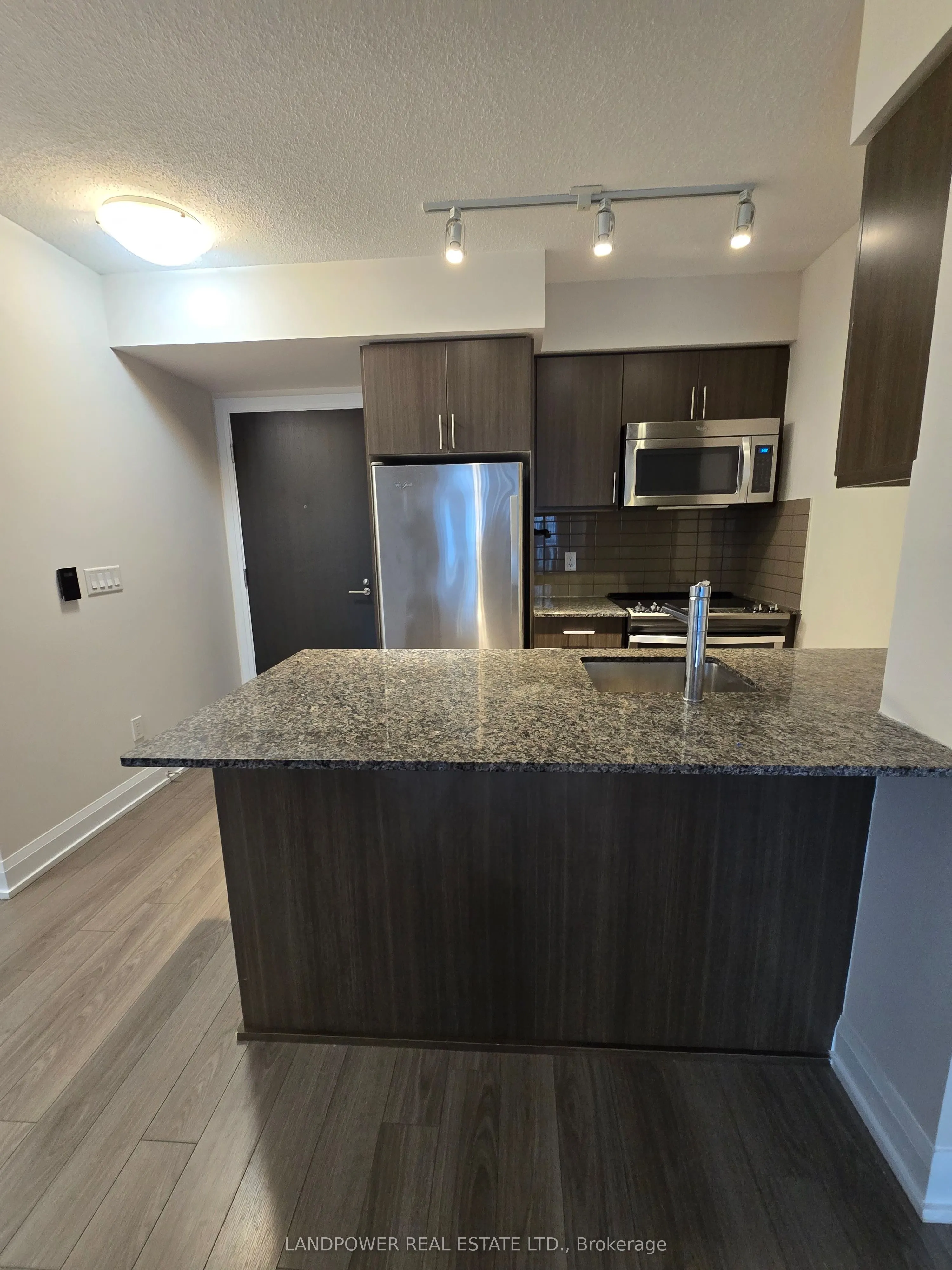 18 Graydon Hall Drive, #407