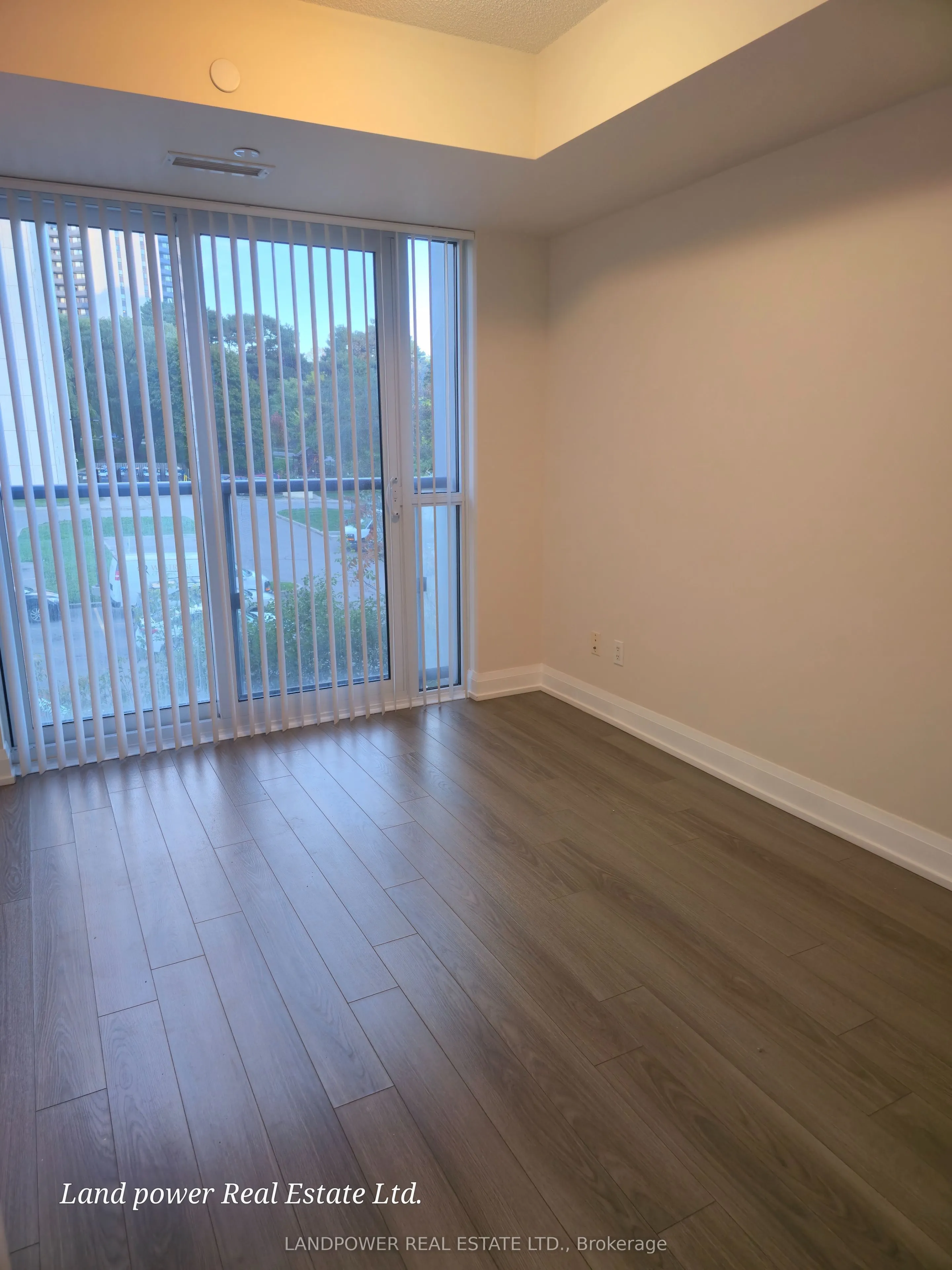 18 Graydon Hall Drive, #407