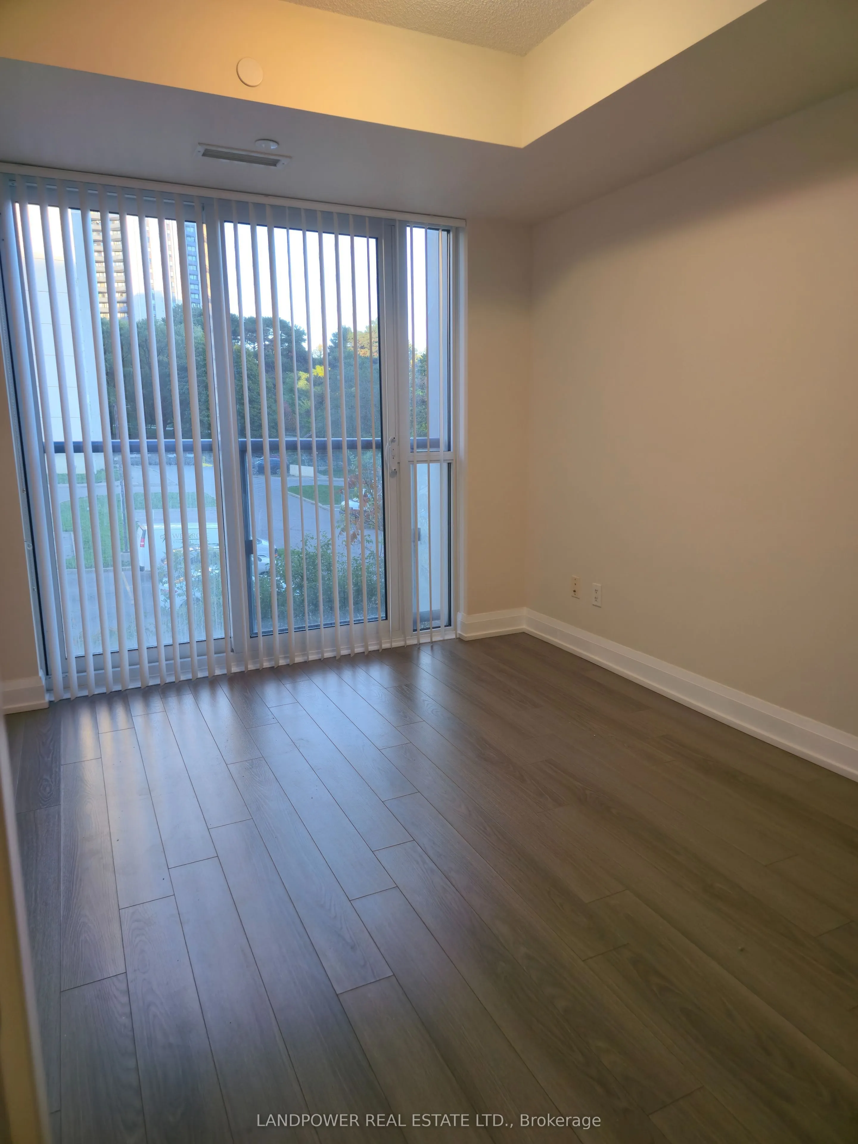 18 Graydon Hall Drive, #407