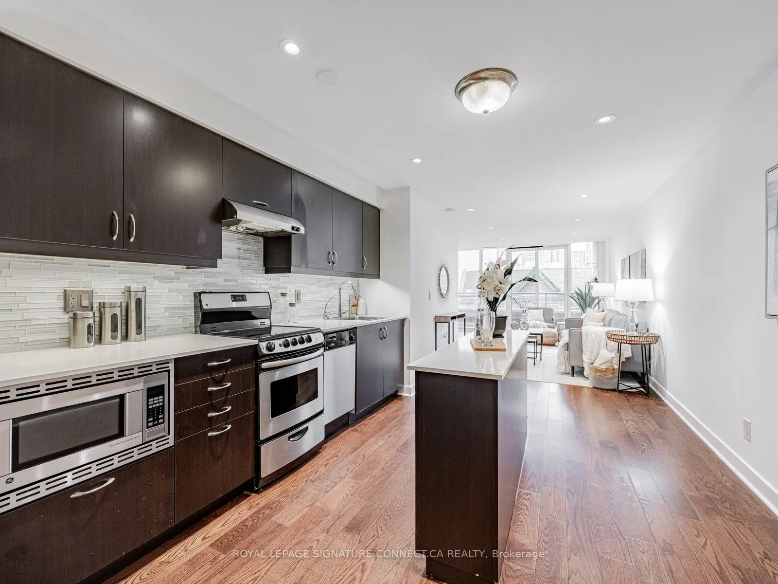 320 Richmond Street W, #407