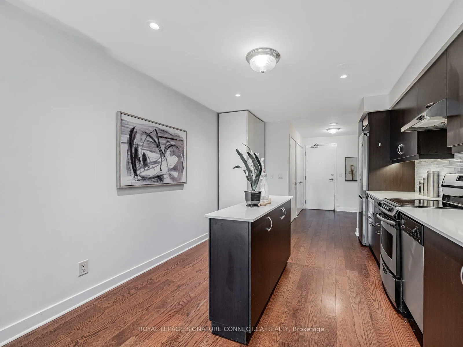 320 Richmond Street W, #407