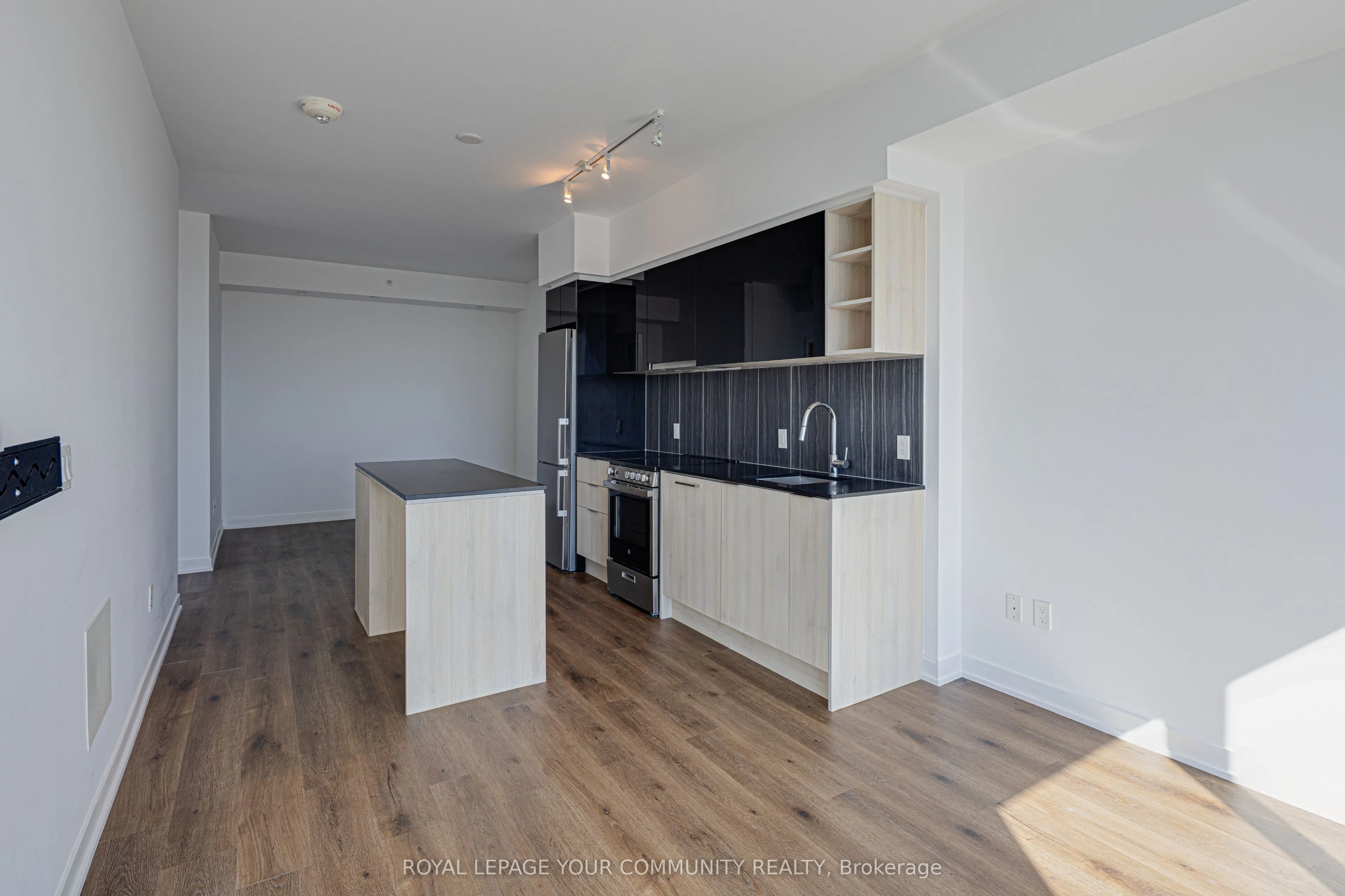 31 Tippett Road, #1023