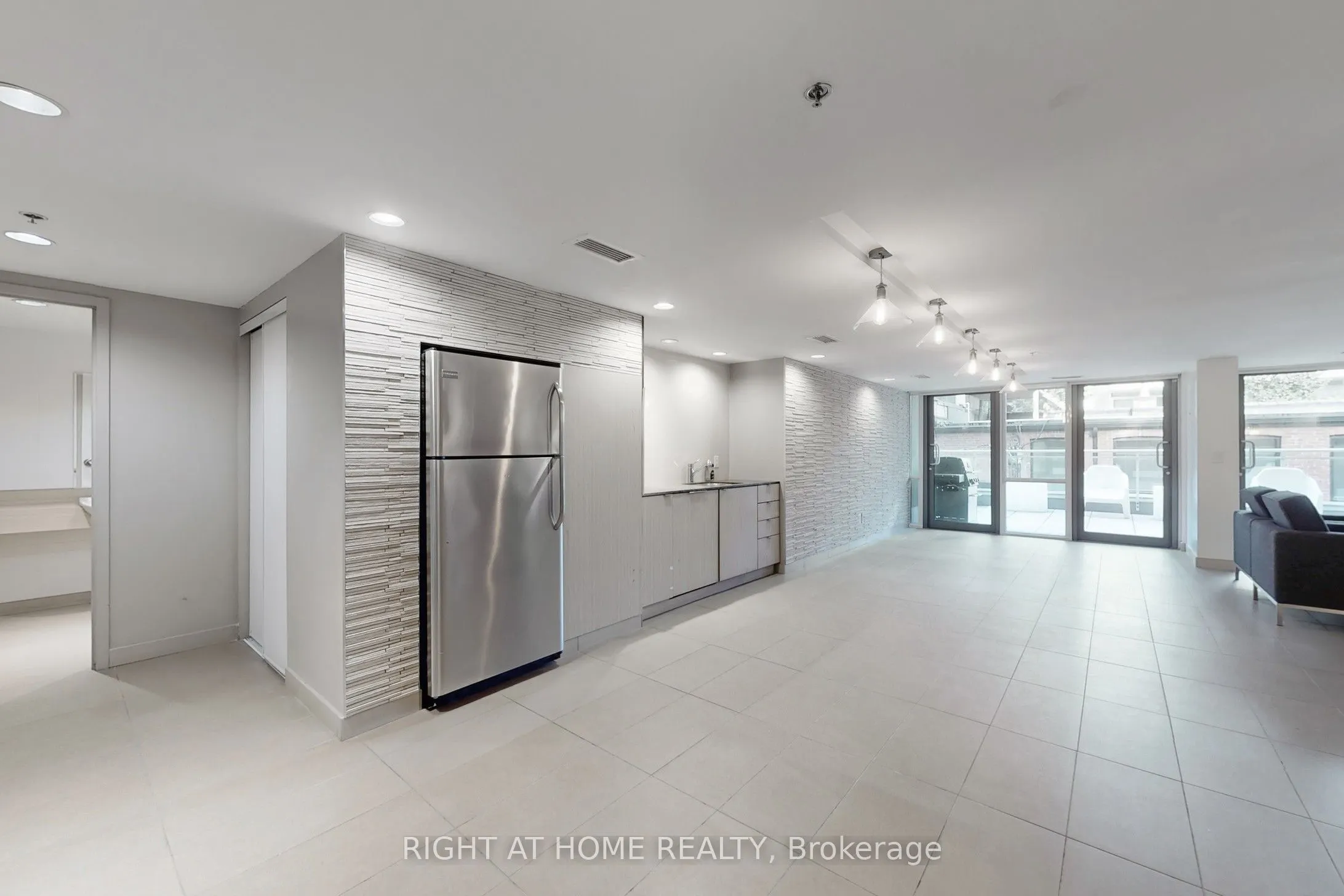 508 Wellington Street W, #Level 2 Party Room
