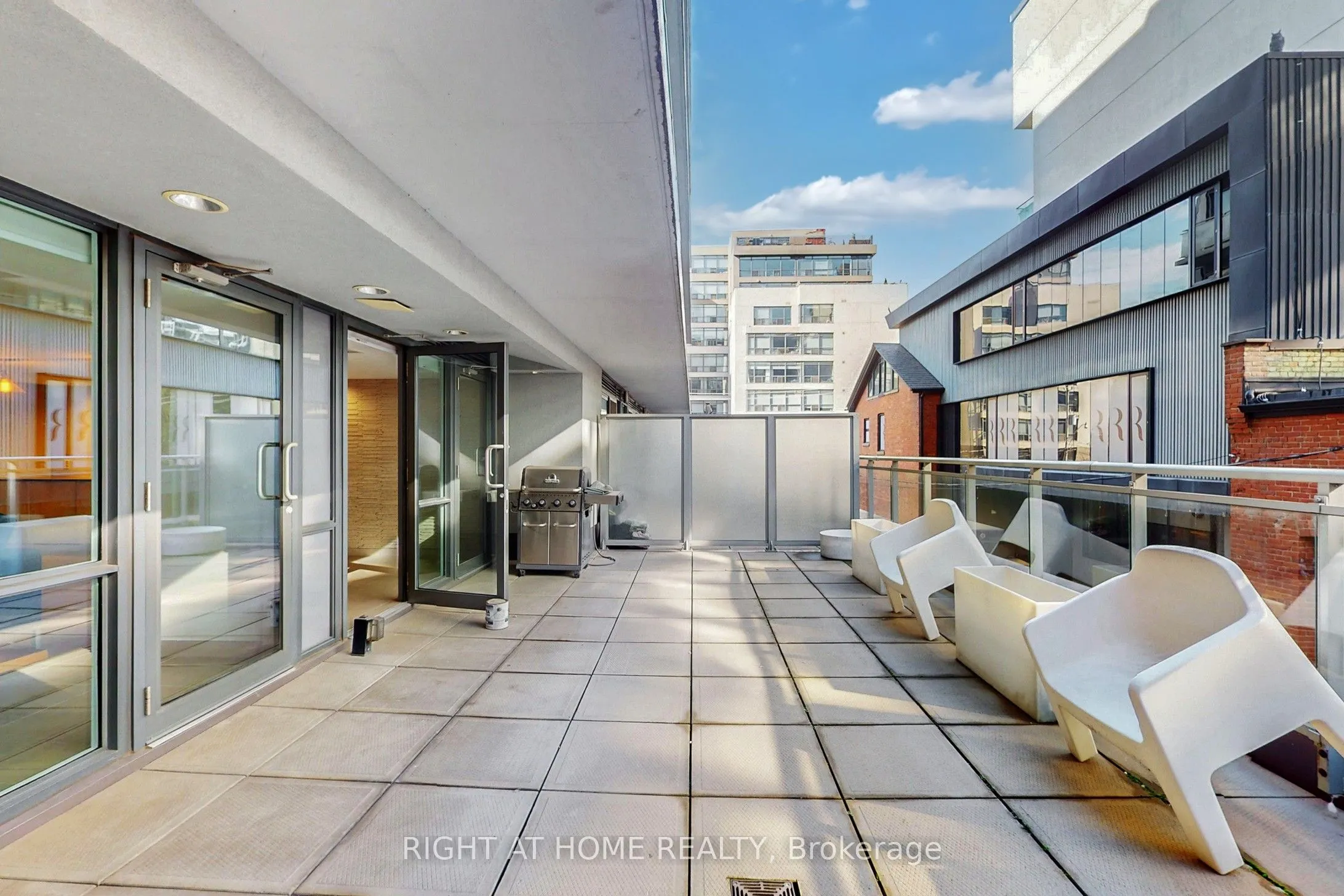 508 Wellington Street W, #Level 2 Party Room
