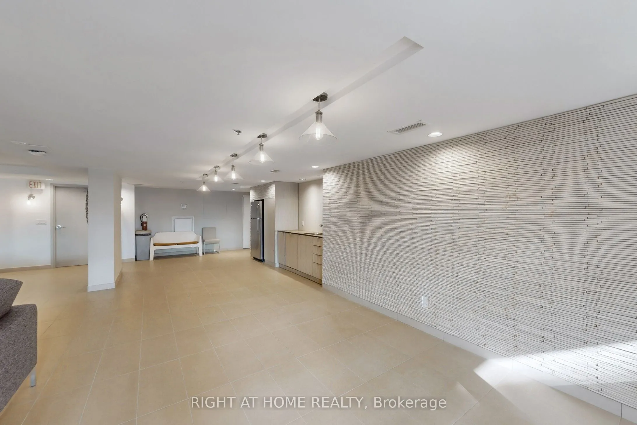 508 Wellington Street W, #Level 2 Party Room