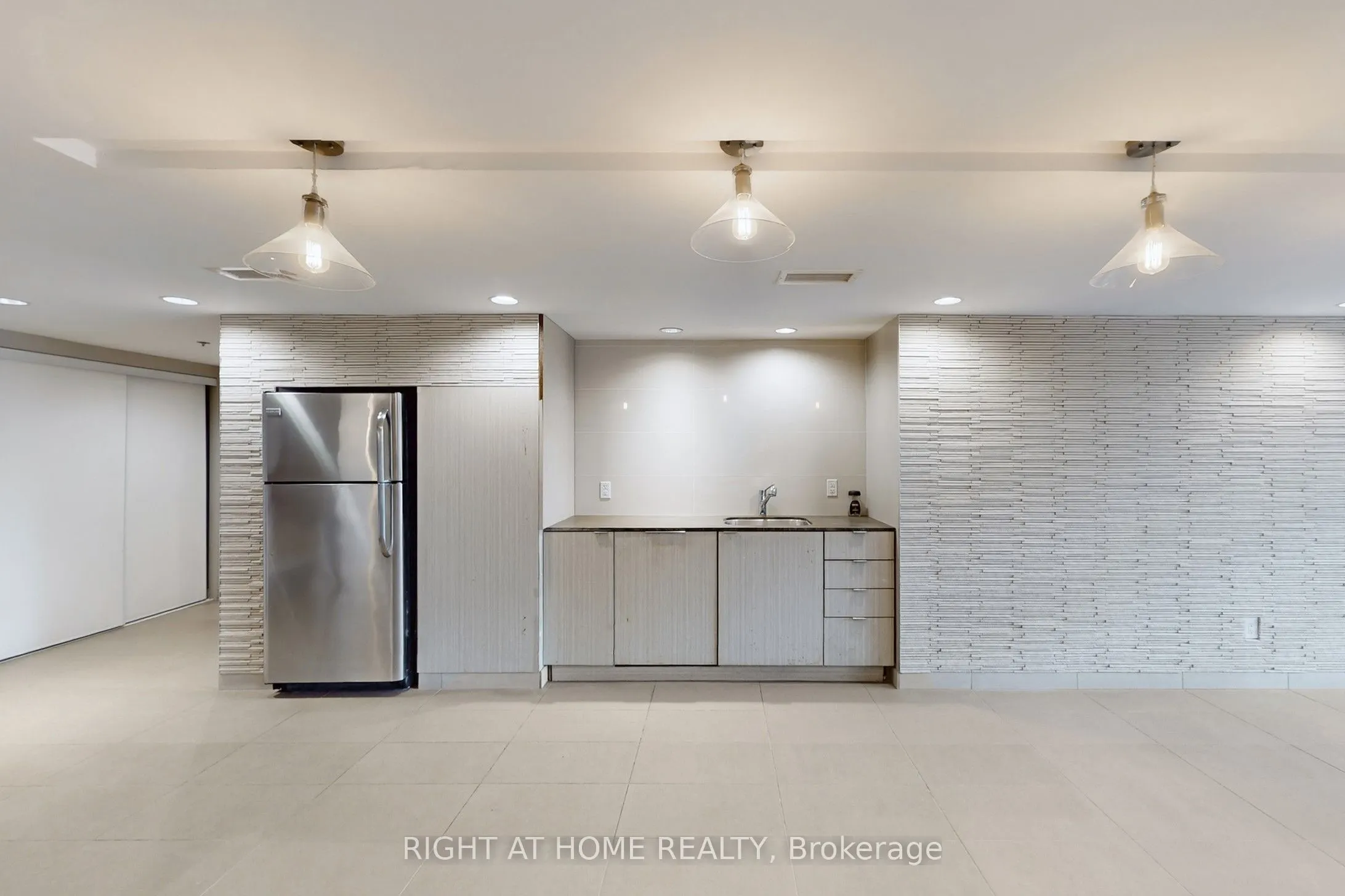 508 Wellington Street W, #Level 2 Party Room