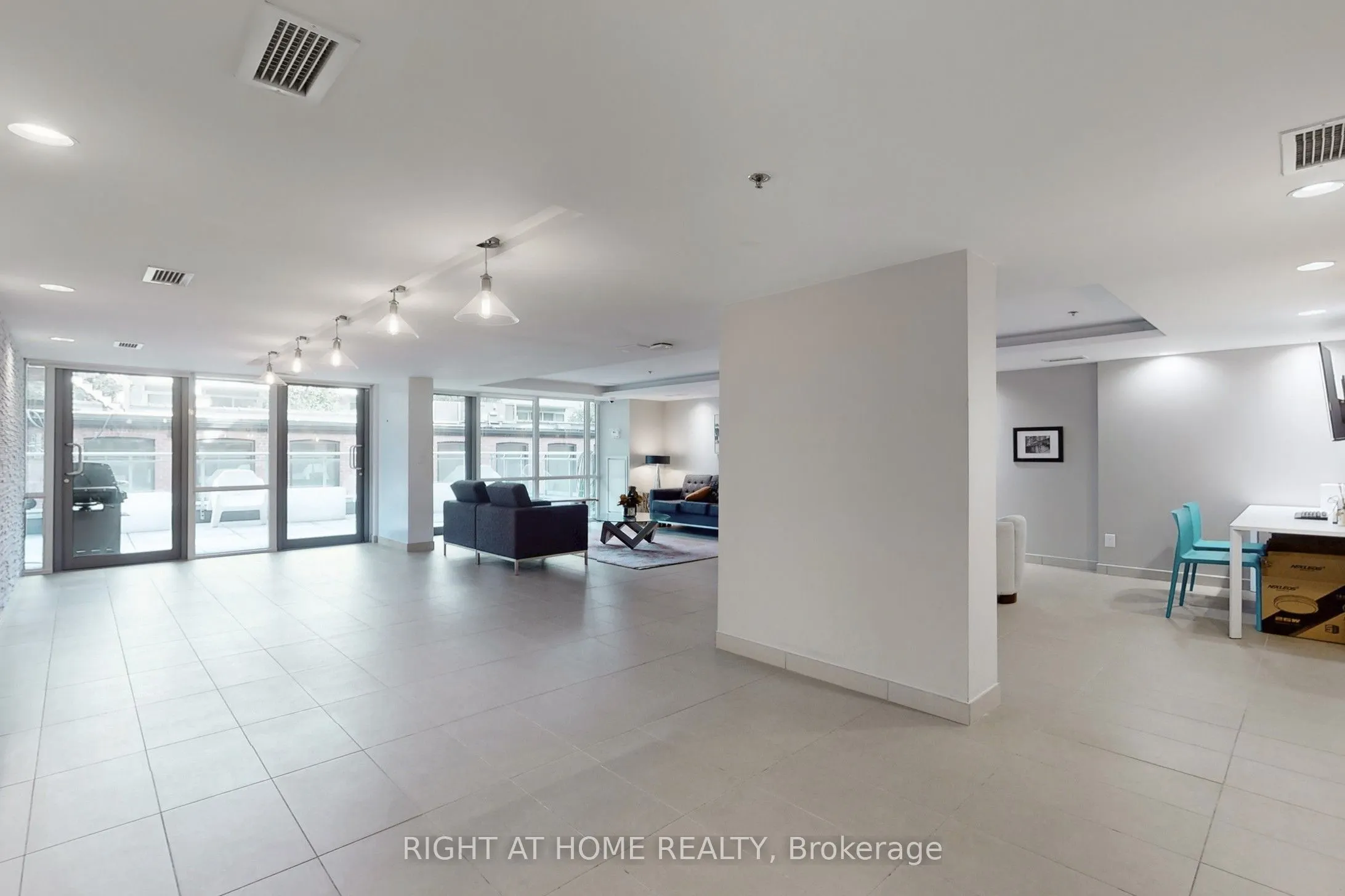 508 Wellington Street W, #Level 2 Party Room