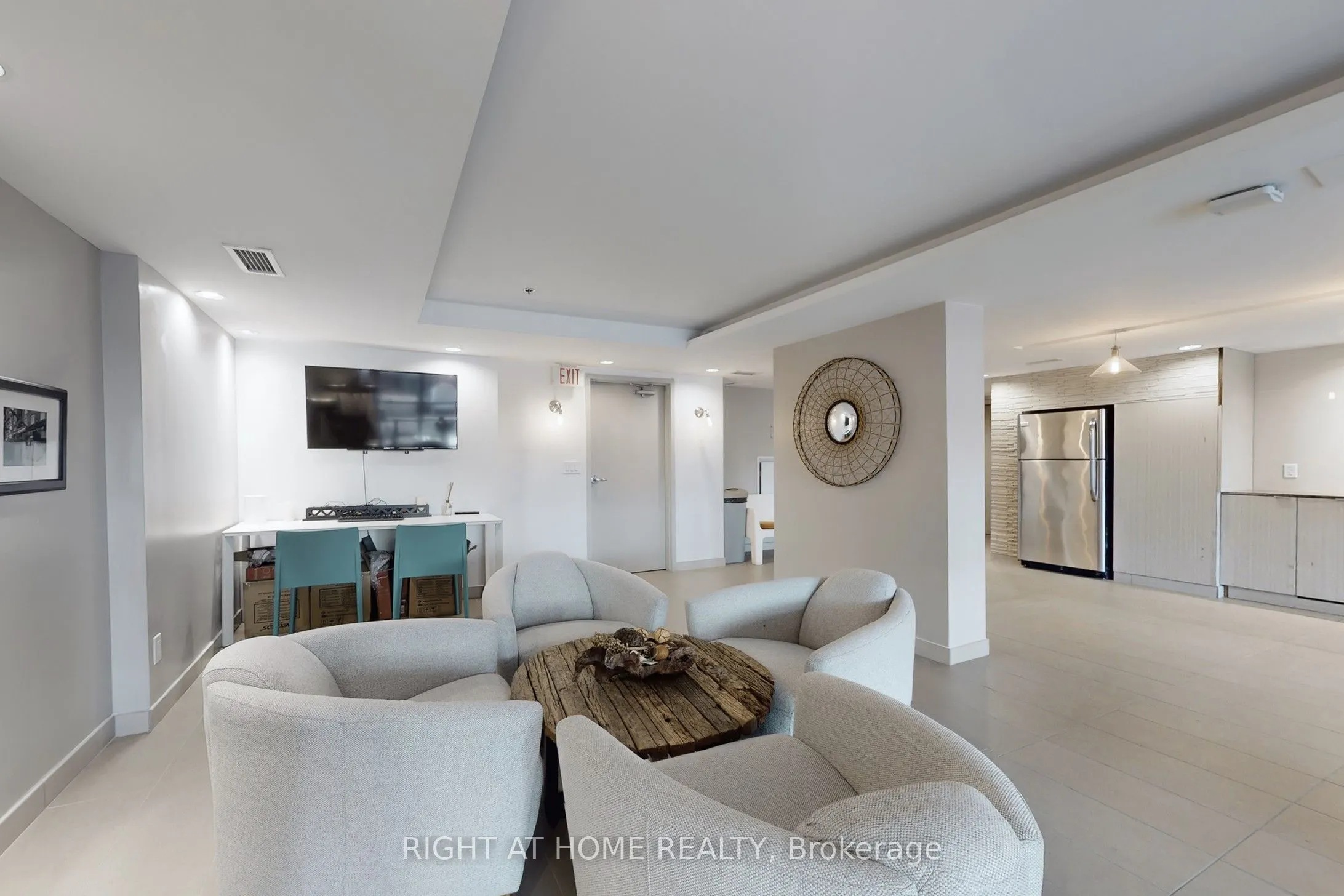 508 Wellington Street W, #Level 2 Party Room