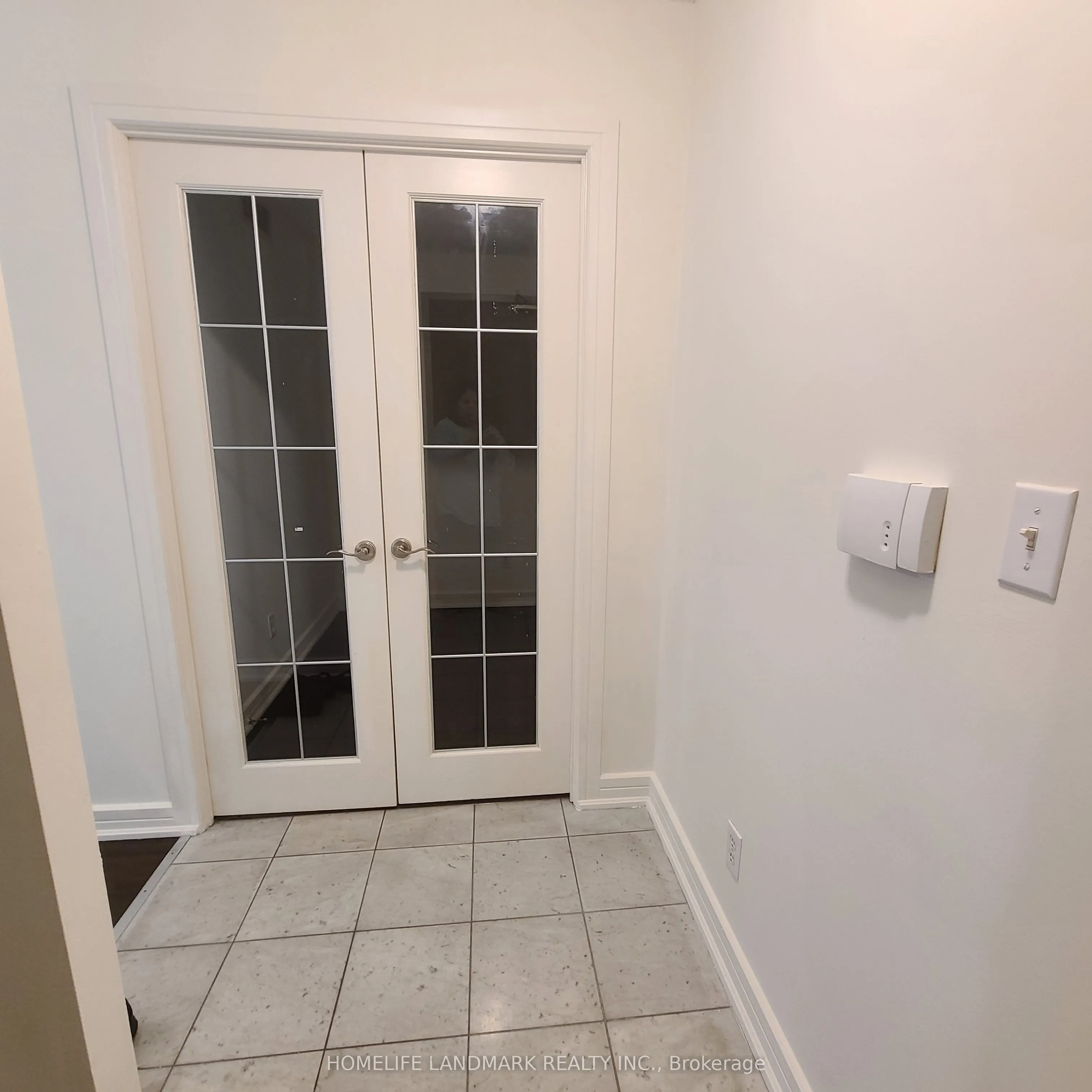 18 Harrison Garden Boulevard, #312