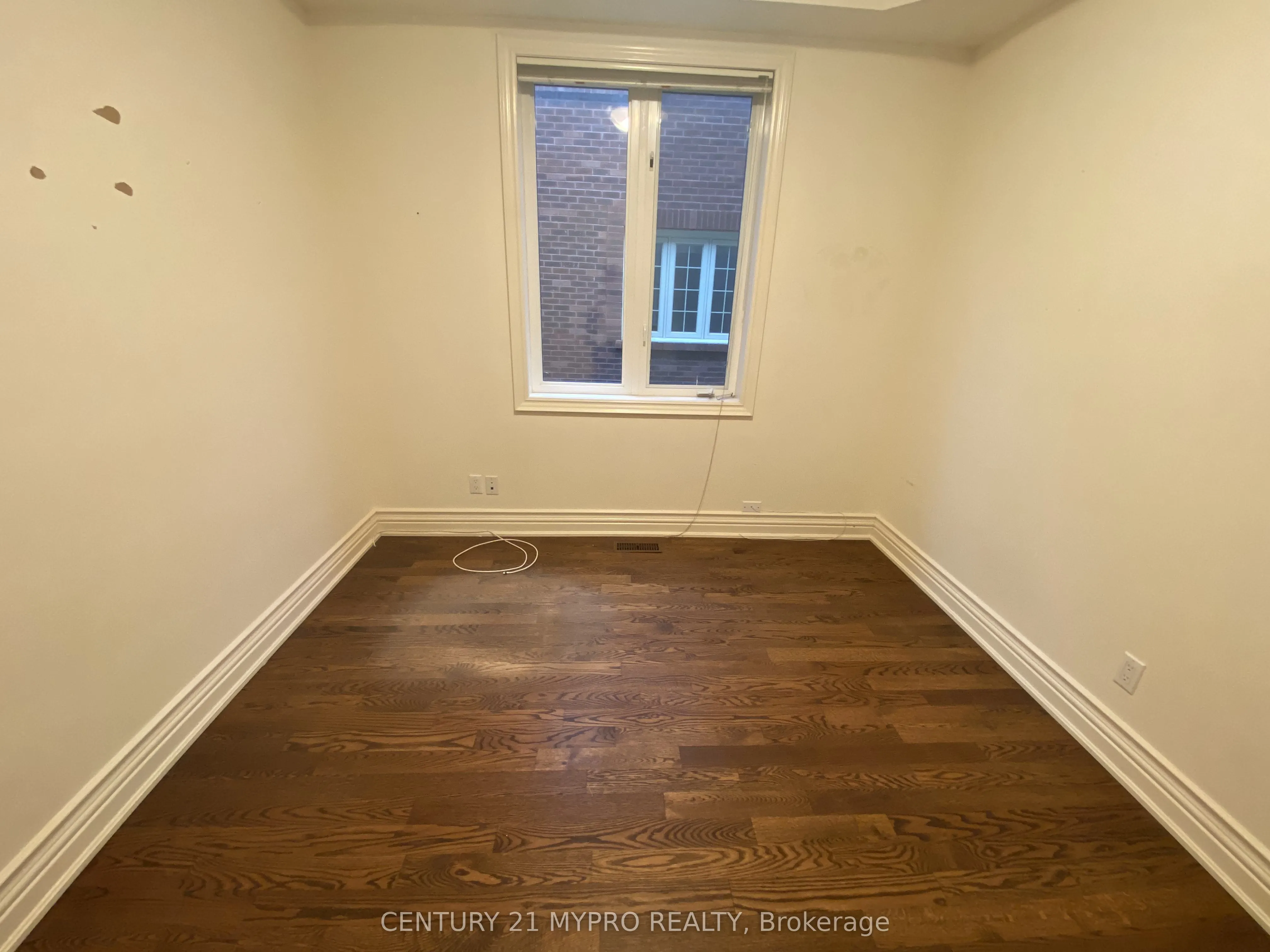 238 Poyntz Avenue
