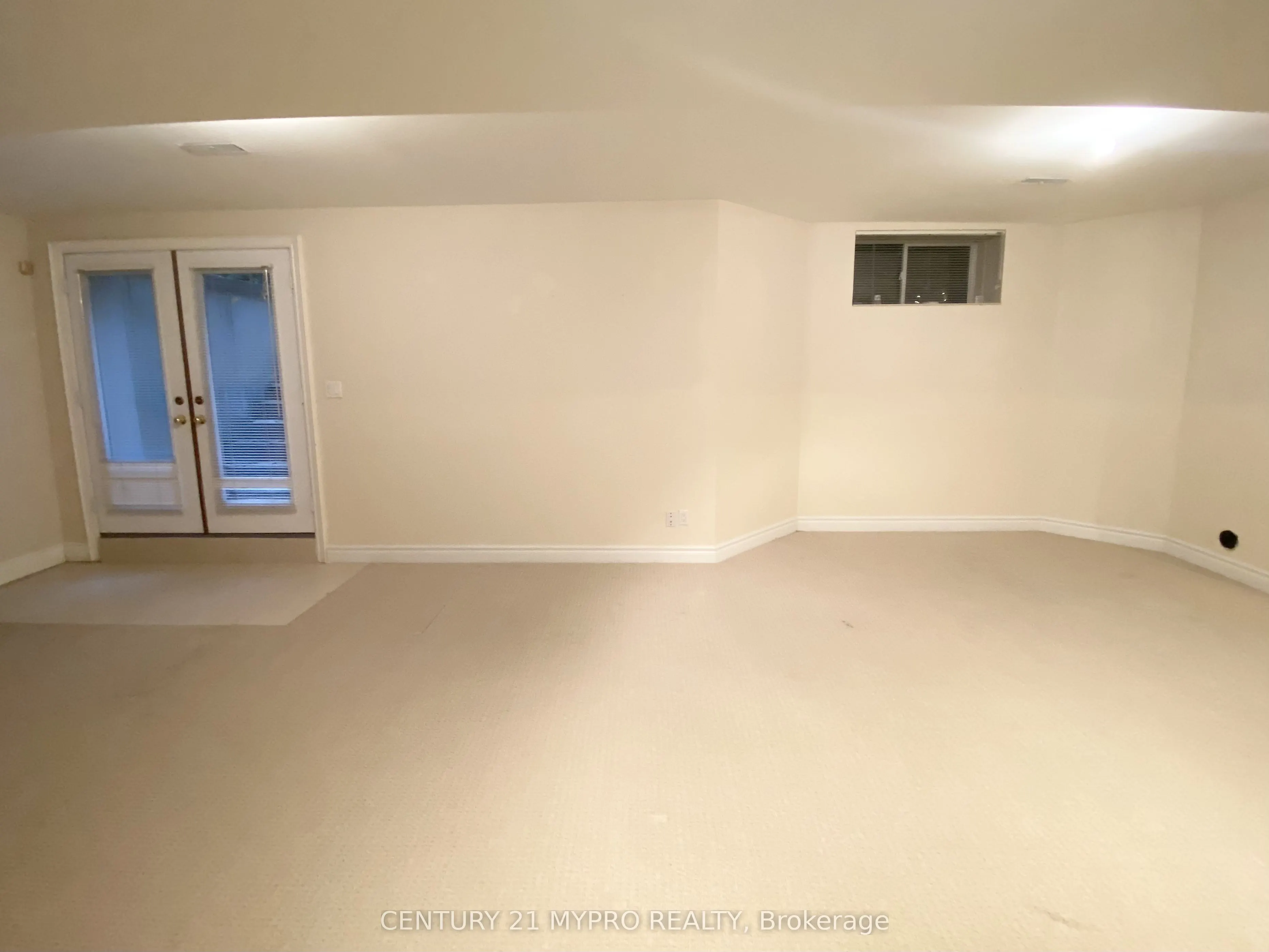 238 Poyntz Avenue