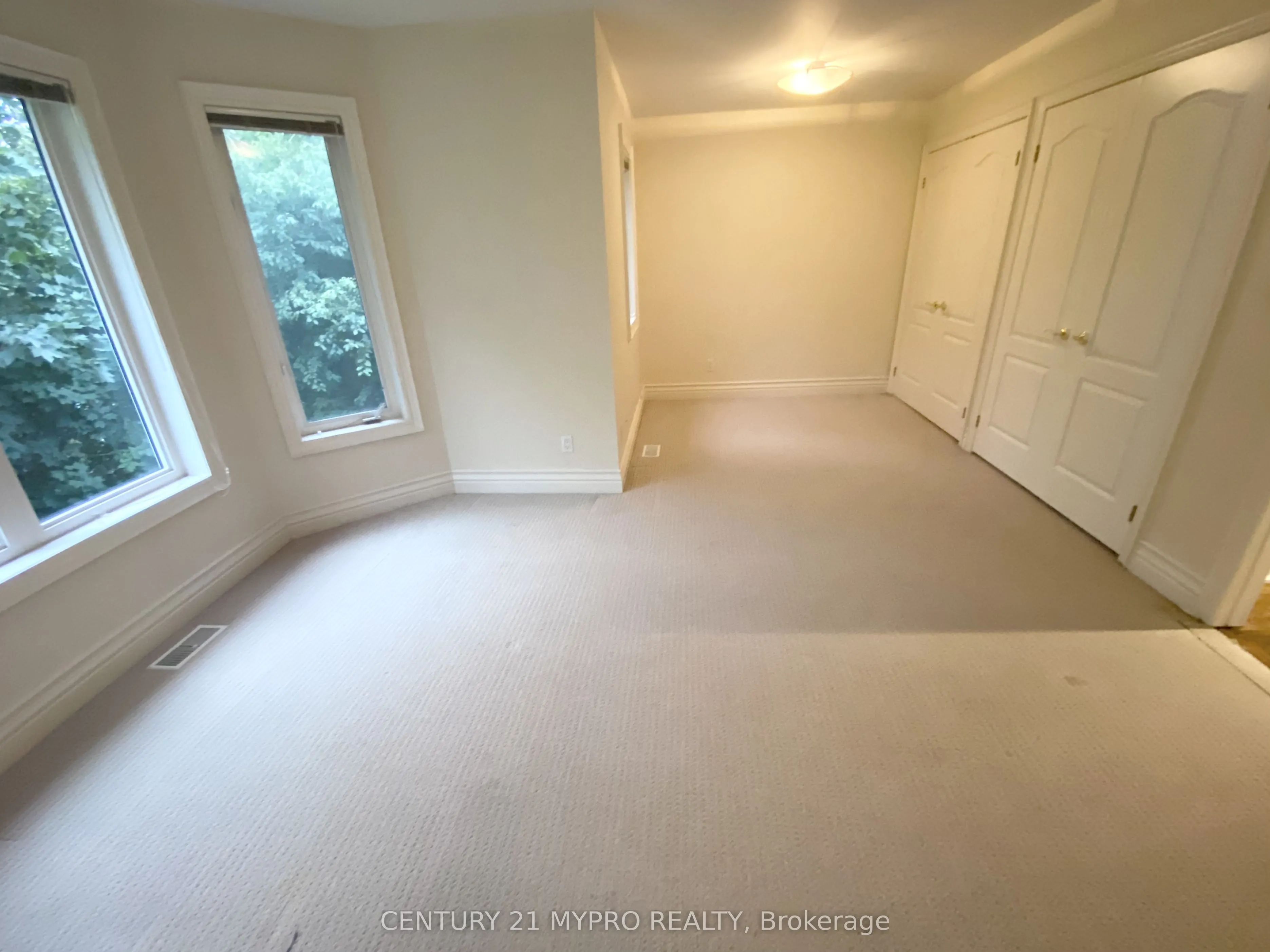238 Poyntz Avenue