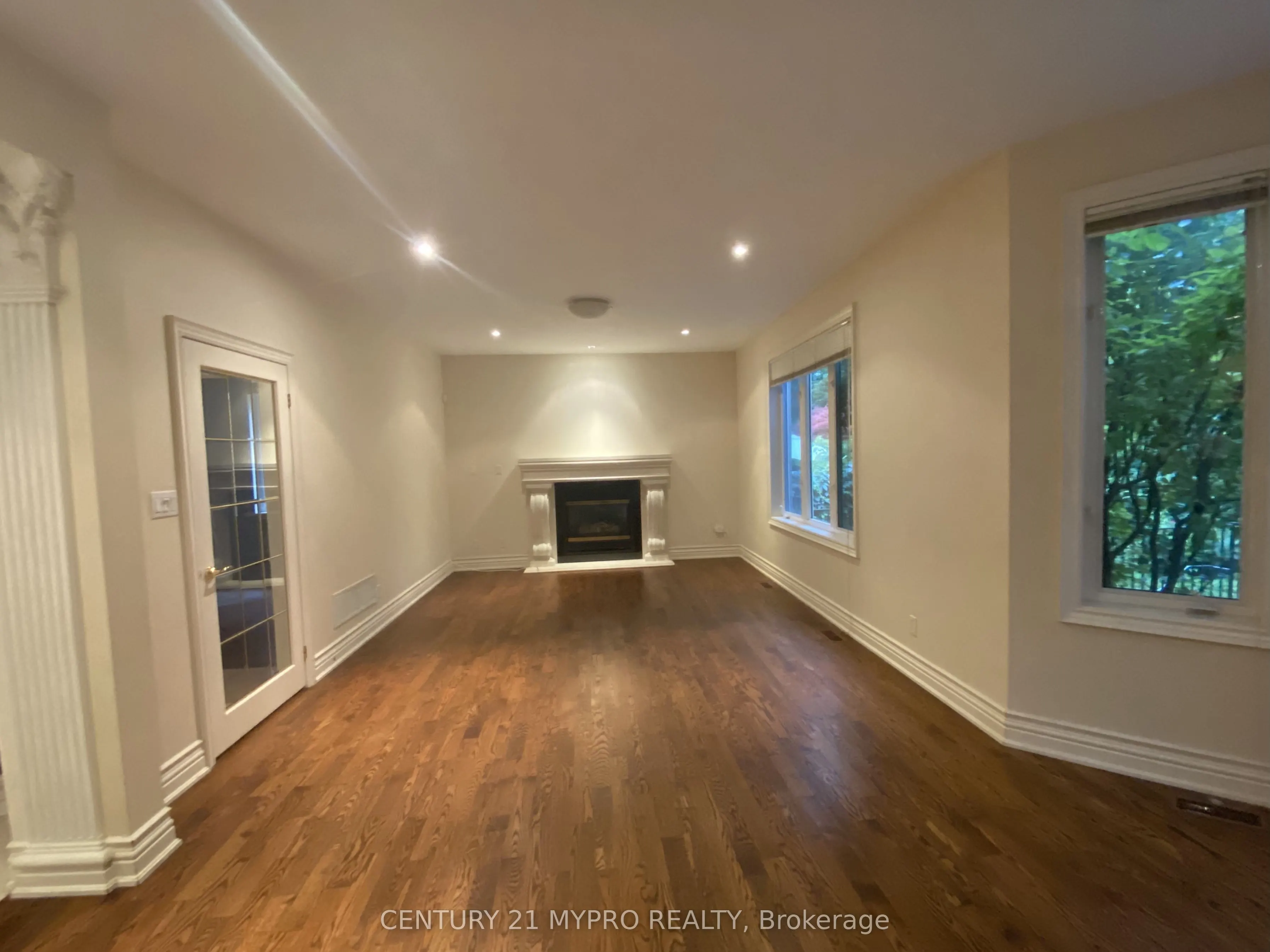 238 Poyntz Avenue