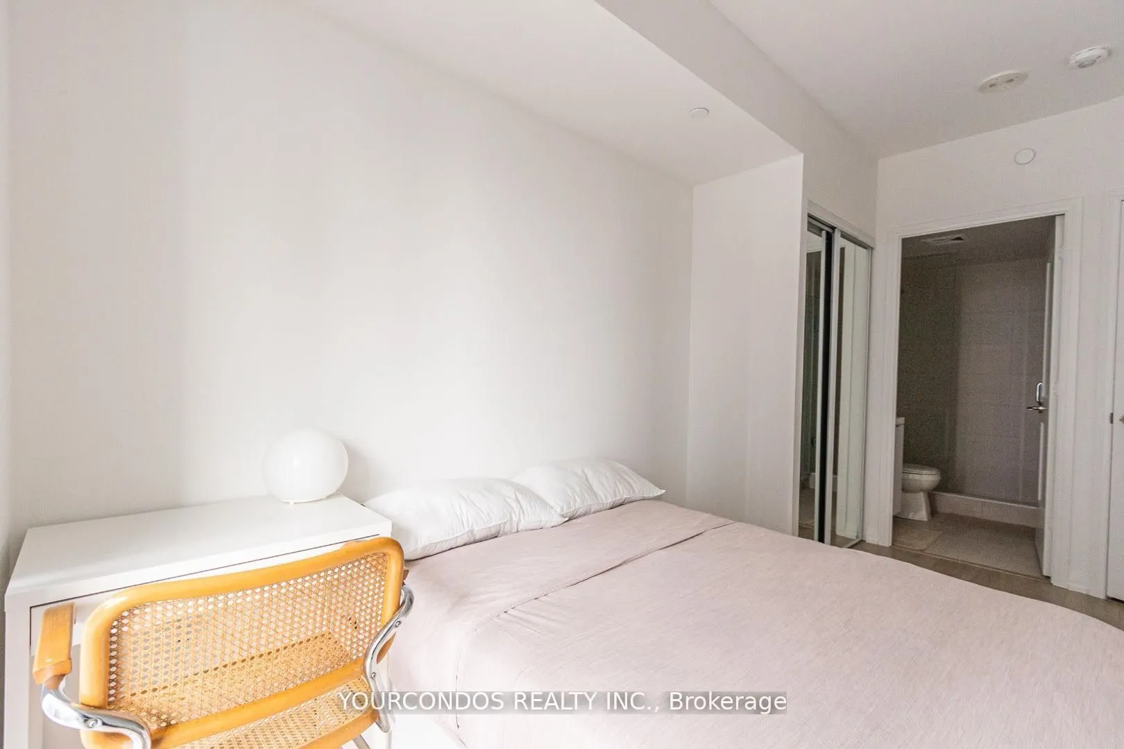 8 Widmer Street, #2911