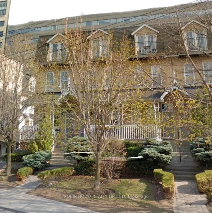 611 Adelaide Street W