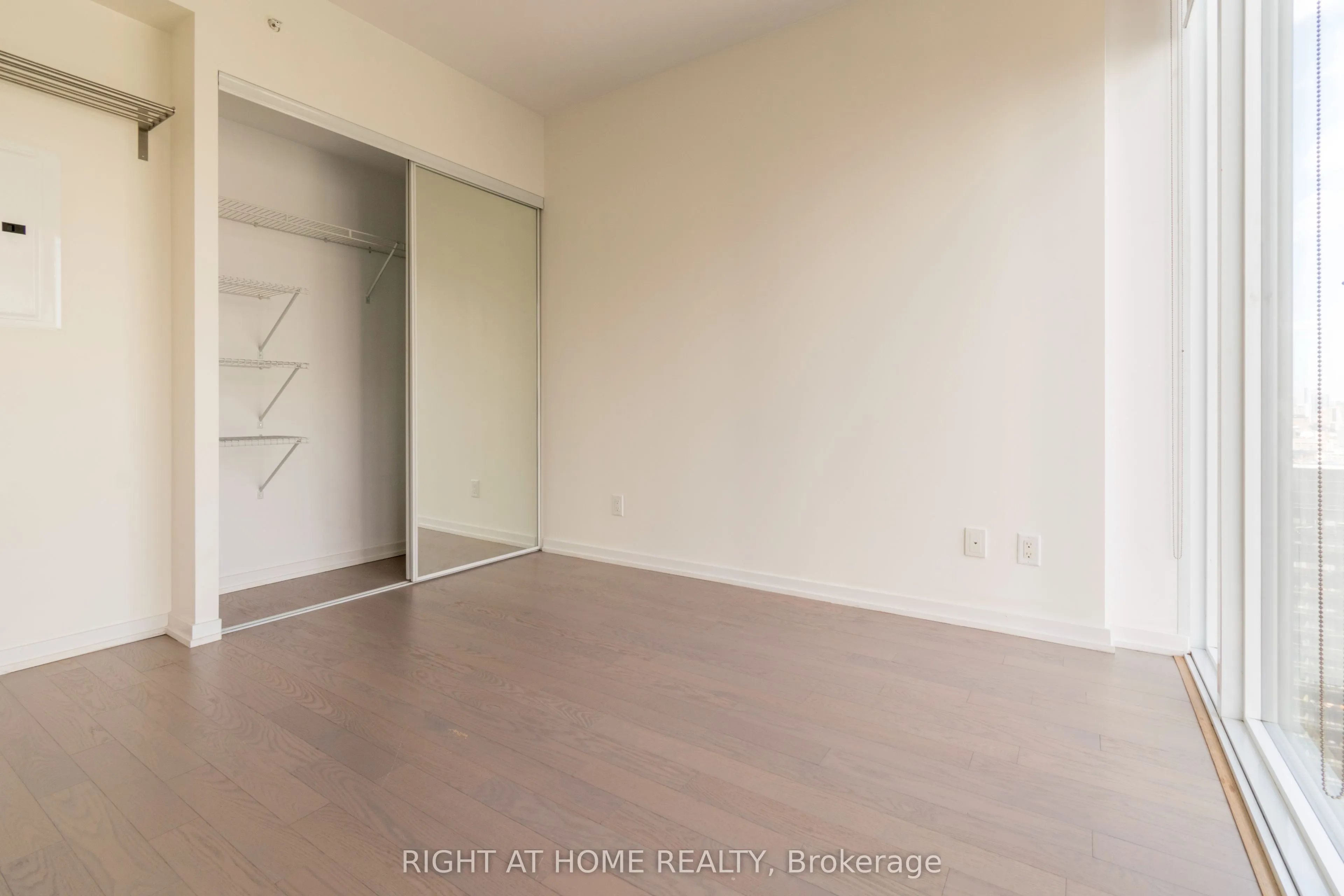 101 Peter Street, #3406