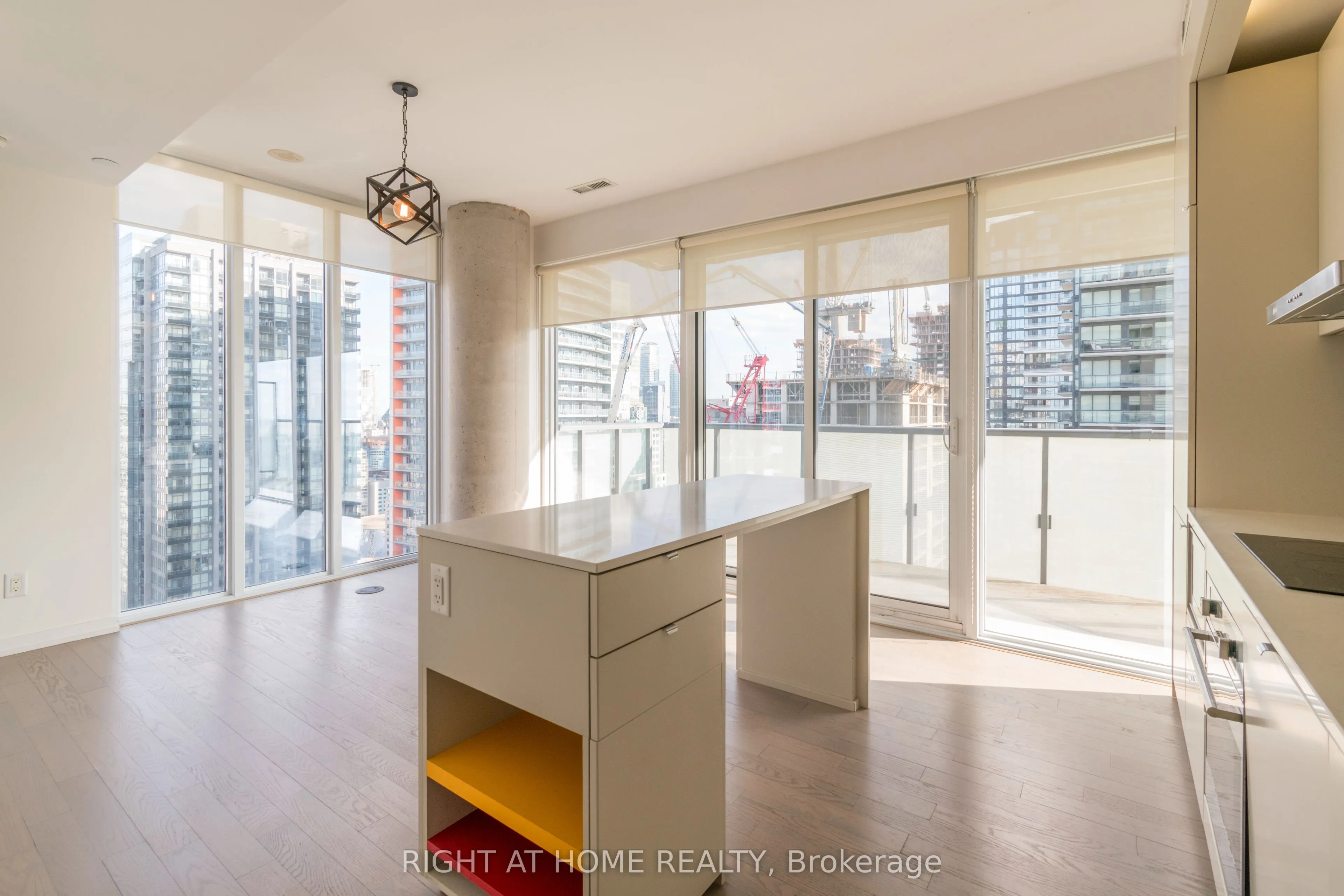 101 Peter Street, #3406