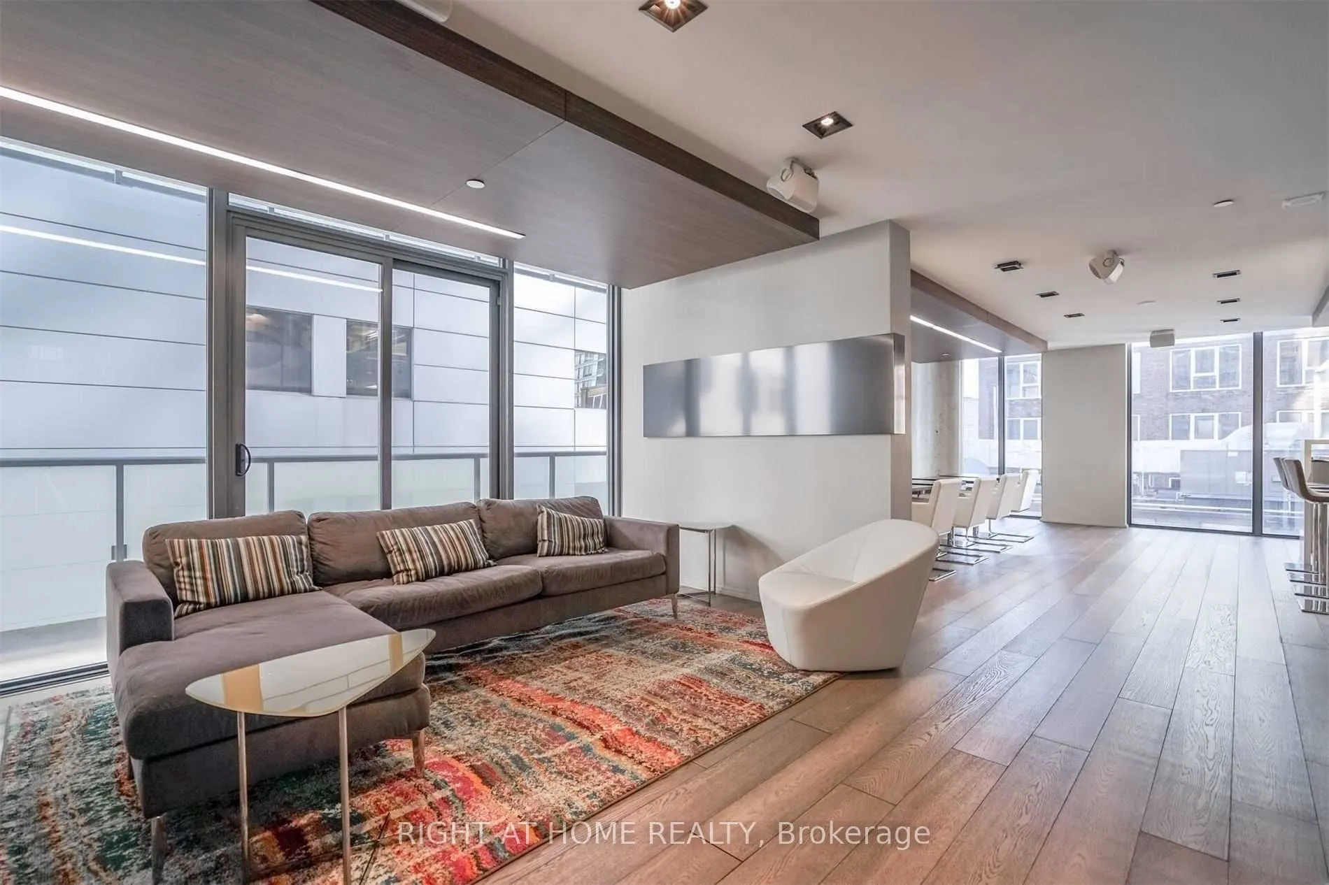 101 Peter Street, #3406